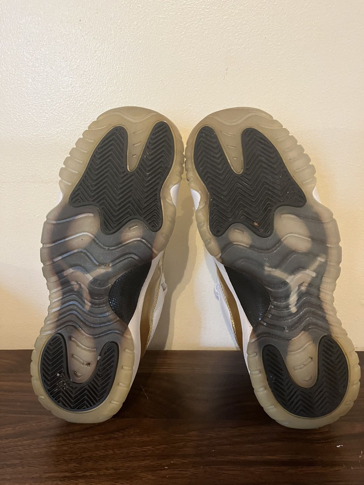 Nike Jordan 11 Retro Low Size US 6.5 / EU 39-40 - 5 Thumbnail