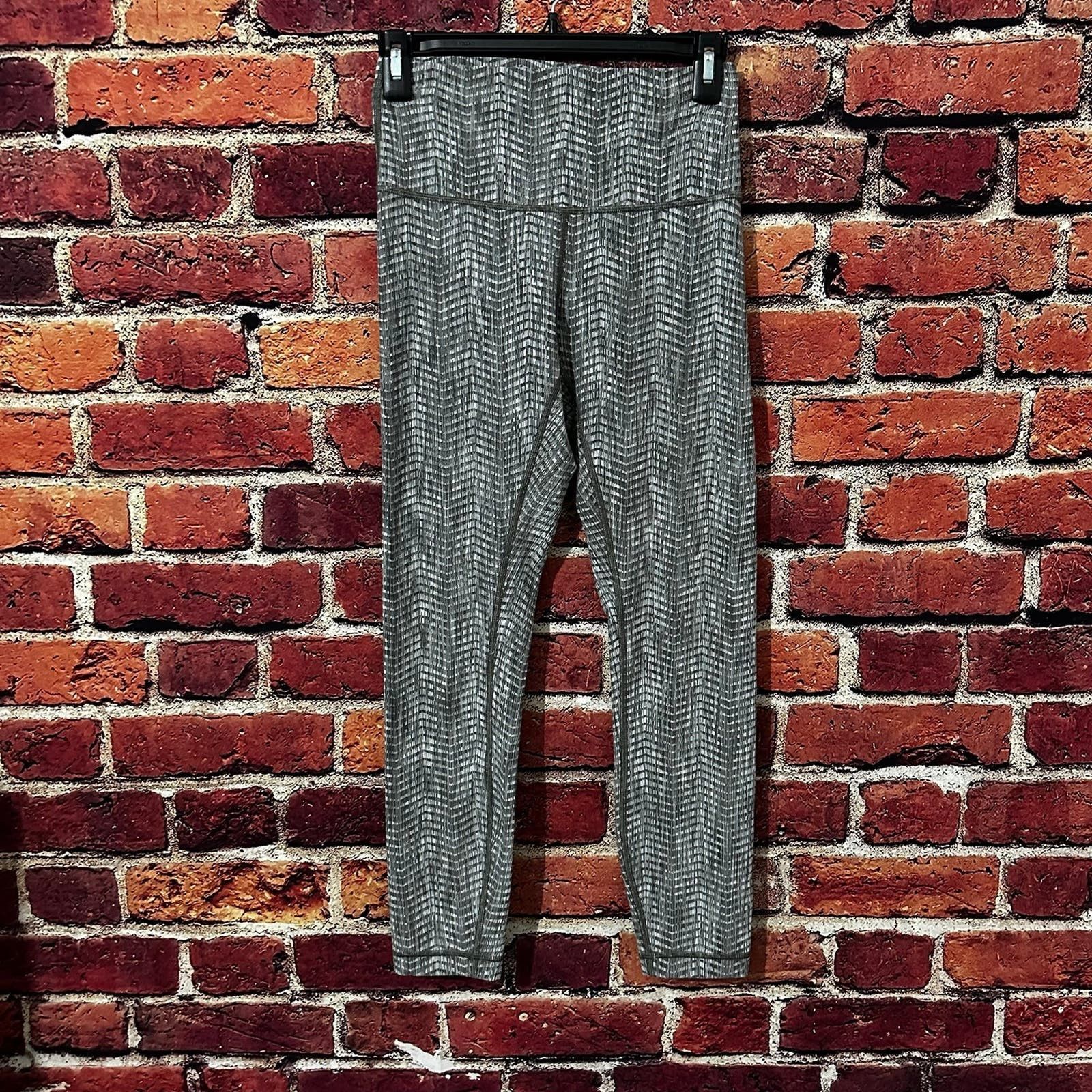 Lululemon lululemon leggings size 4 Size 27" / US 4 / IT 40 - 1 Thumbnail