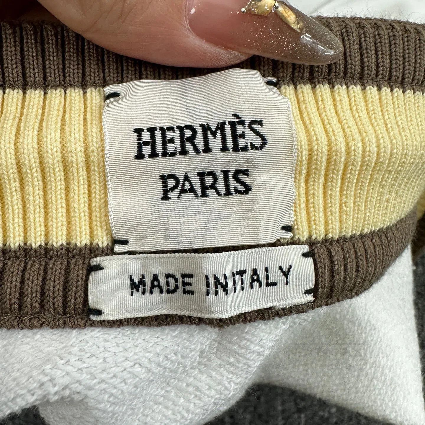 Hermes Hermes Embroidered Logo Waist-Cinched Skirt. Size 35" - 5 Thumbnail