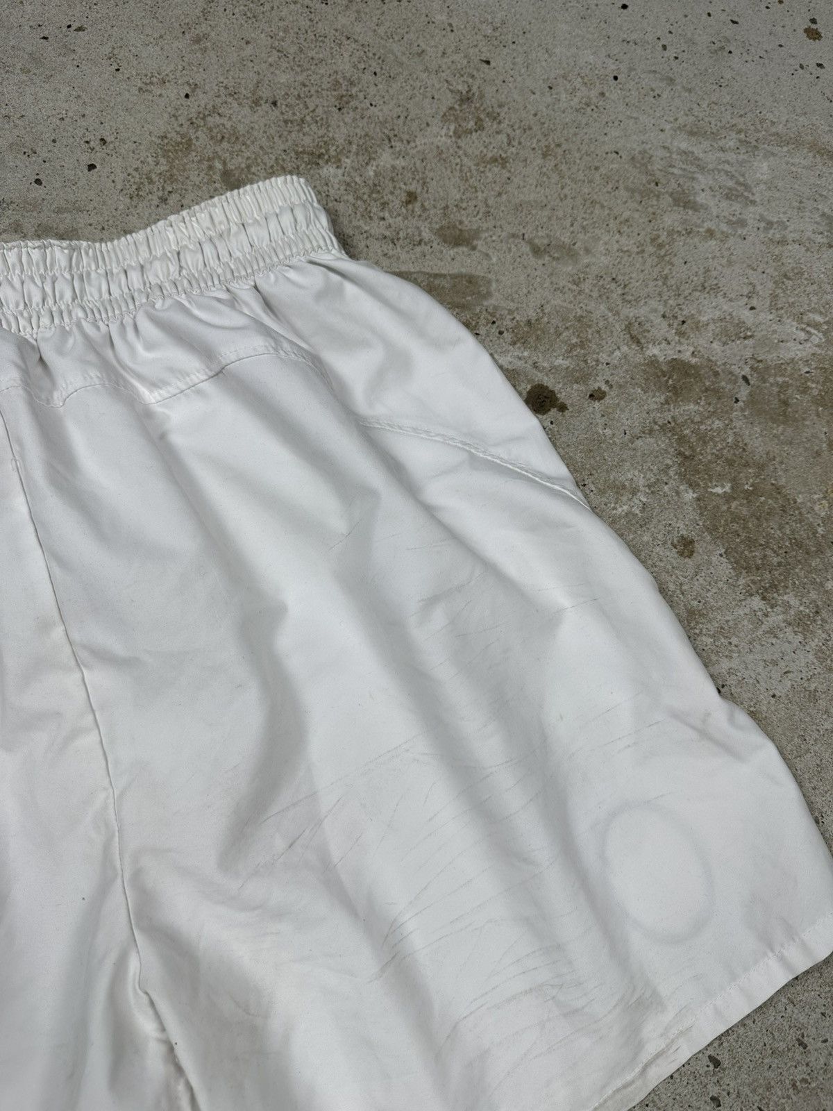 Reebok × Vintage Vintage Y2K Reebok x Liverpool White Home Shorts Size US 32 / EU 48 - 10 Thumbnail