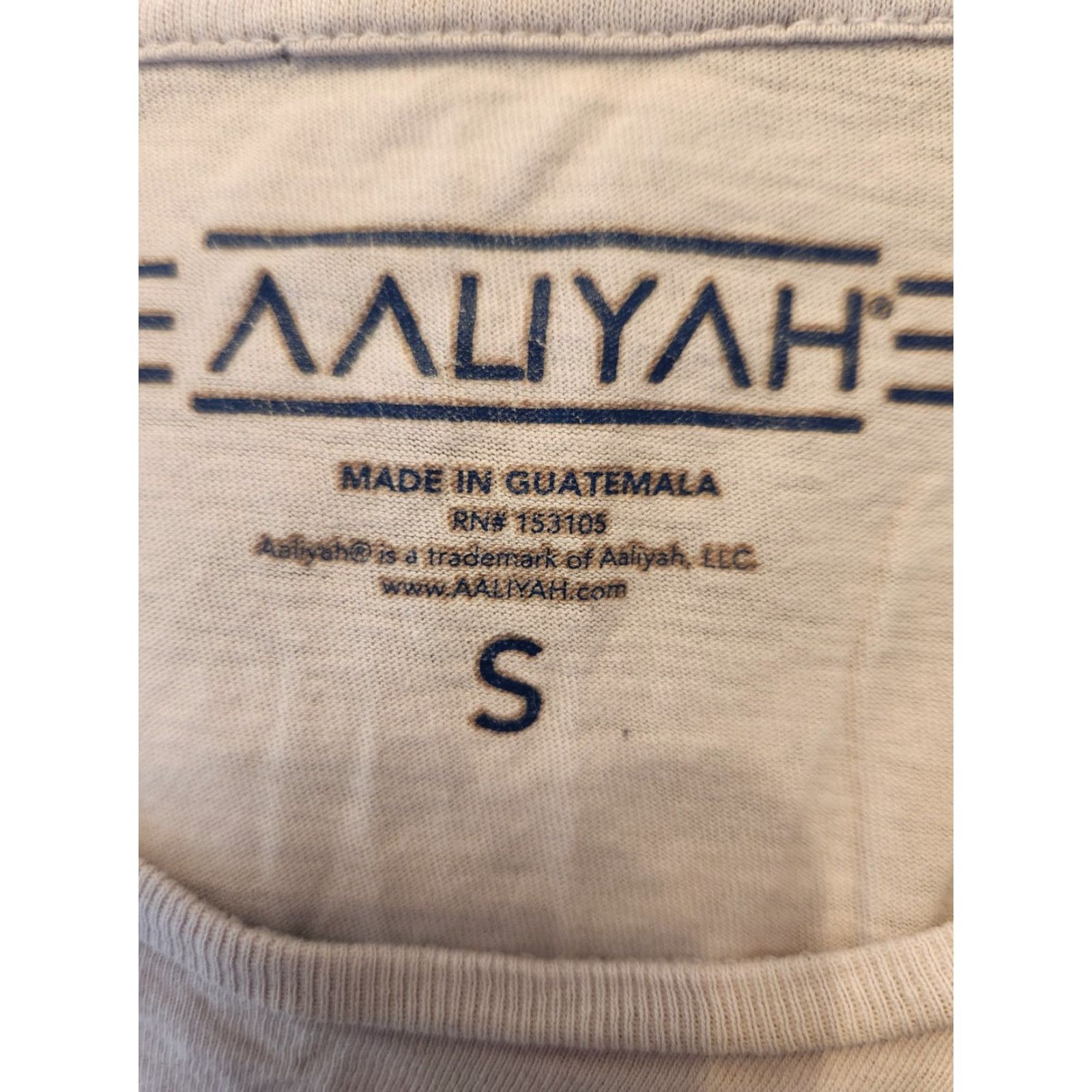 Vintage Womens Aaliyah Rock The Boat Light Purple Short Sleeve T Shirt Size Small Size S / US 4 / IT 40 - 2 Thumbnail