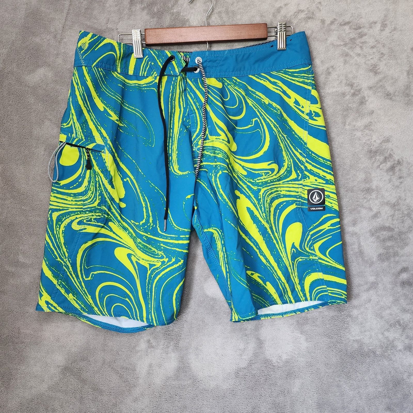 Volcom Volcom Men's 33 Abstract Board Shorts Blue/Green Size US 33 - 1 Thumbnail