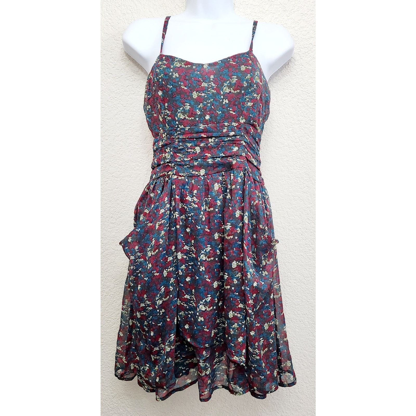 Other Willow & Clay Gray Red Blue Floral Pleated Mini Dress Small Size S / US 4 / IT 40 - 1 Thumbnail