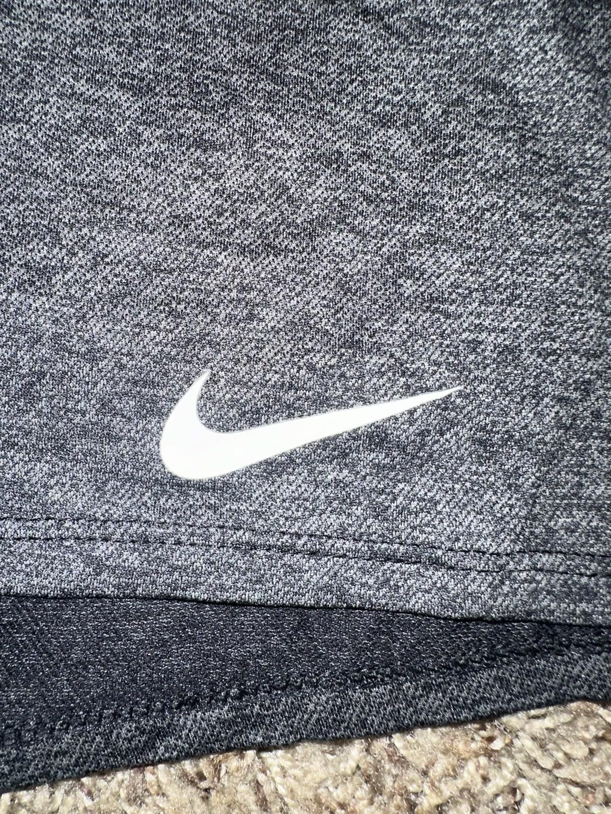 Nike Nike Women's Dri Fit Training Shorts Heather Gray Shorts Size 42" / US 20 - 2 Thumbnail