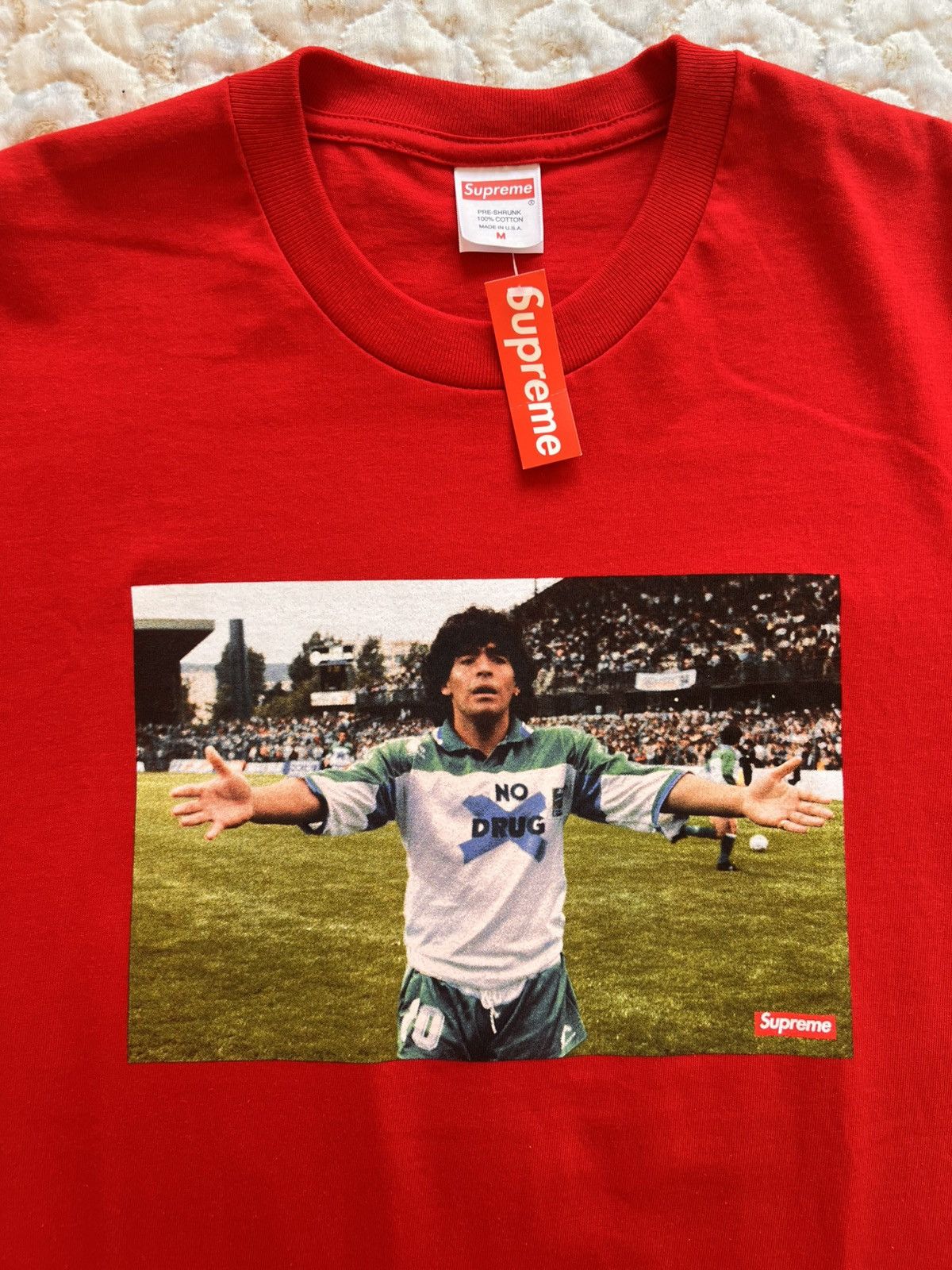 Supreme M Supreme x Diego Maradona photo tee Tshirt red box logo Size US M / EU 48-50 / 2 - 13 Thumbnail