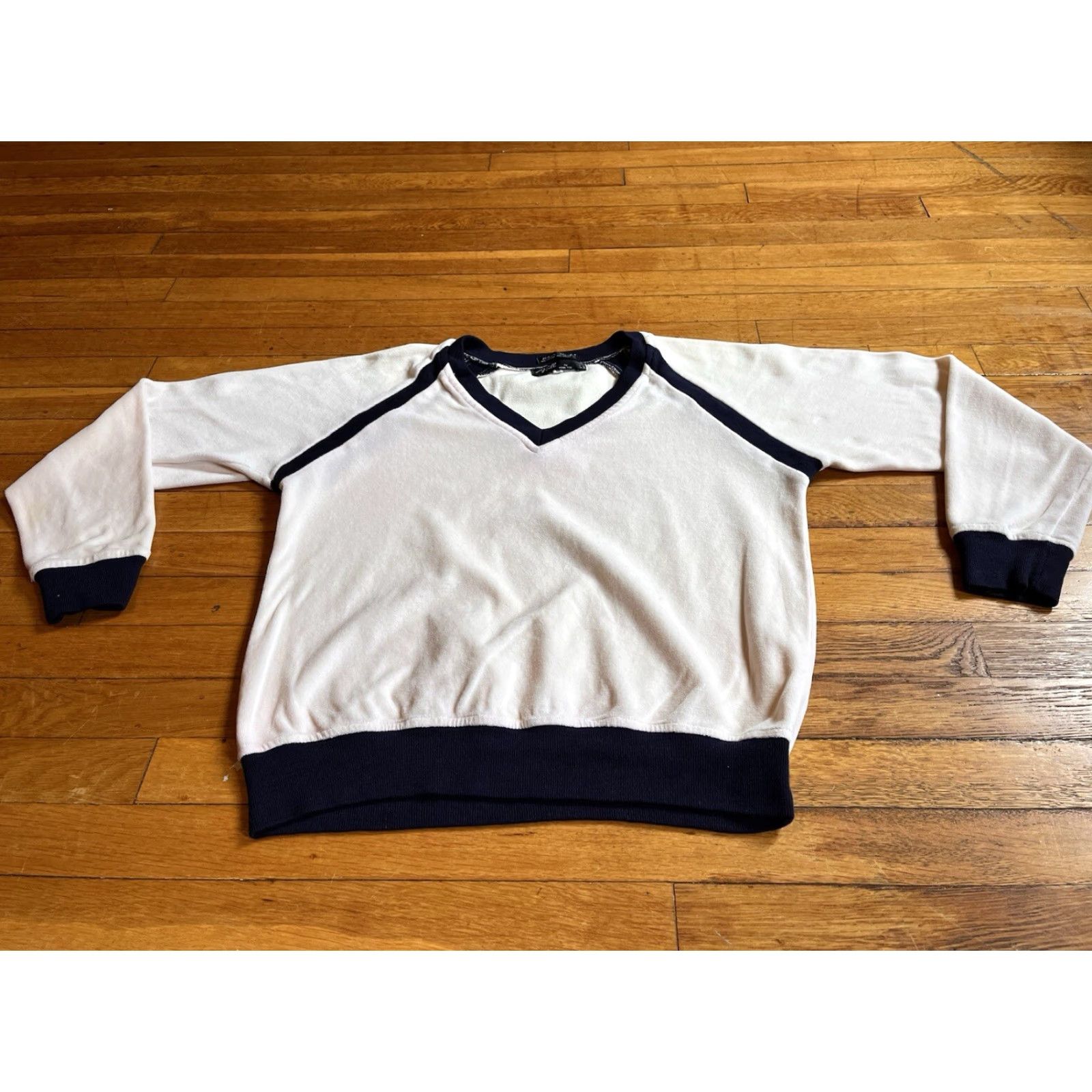 Vintage VINTAGE Everest of California Velour Sweatshirt Women’s M White 70s Classic Retro Pullover Size M / US 6-8 / IT 42-44 - 2 Thumbnail