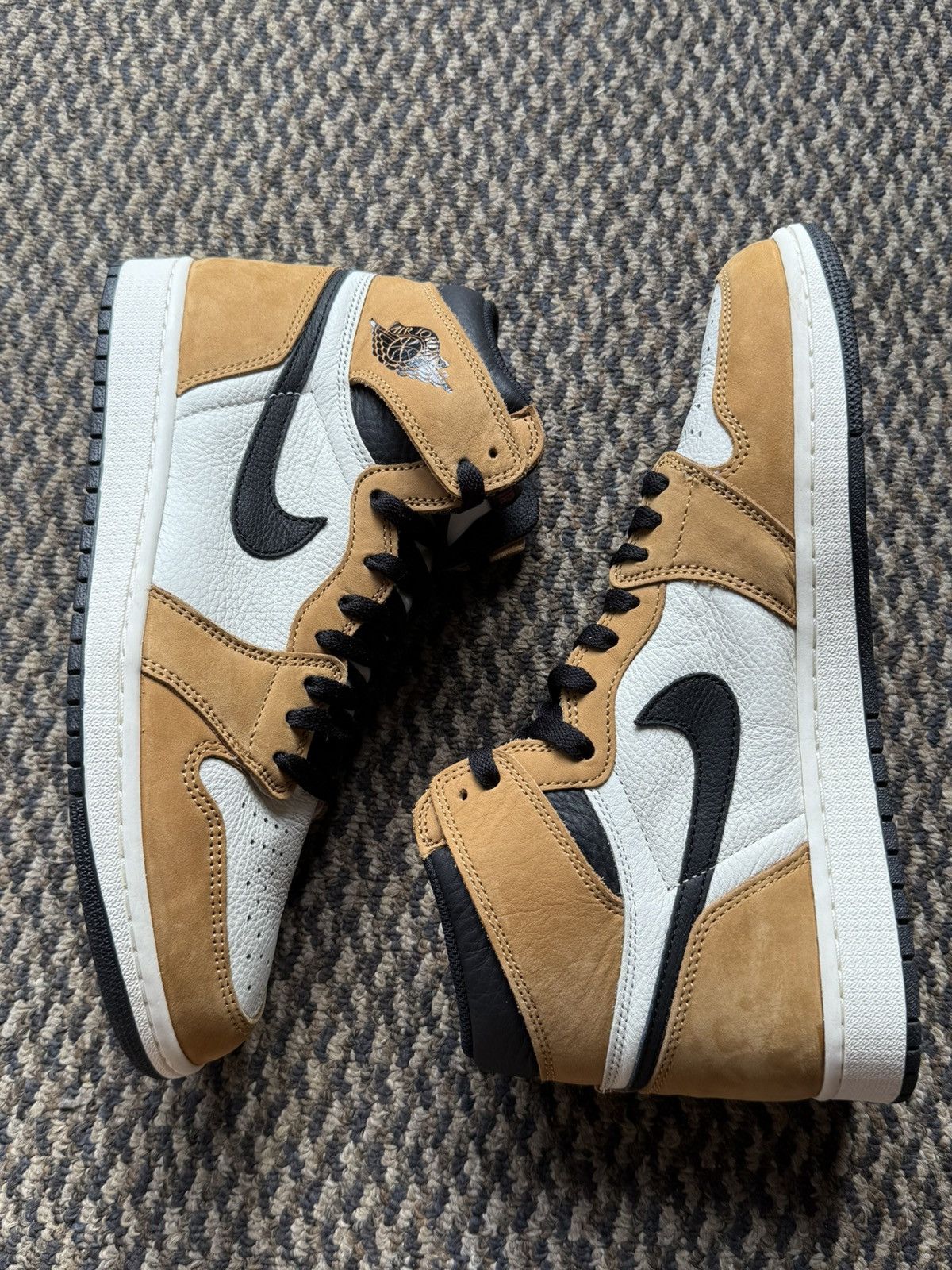 Jordan Brand Jordan 1 Retro High Rookie of the Year Sample Size US 11 / EU 44 - 2 Thumbnail