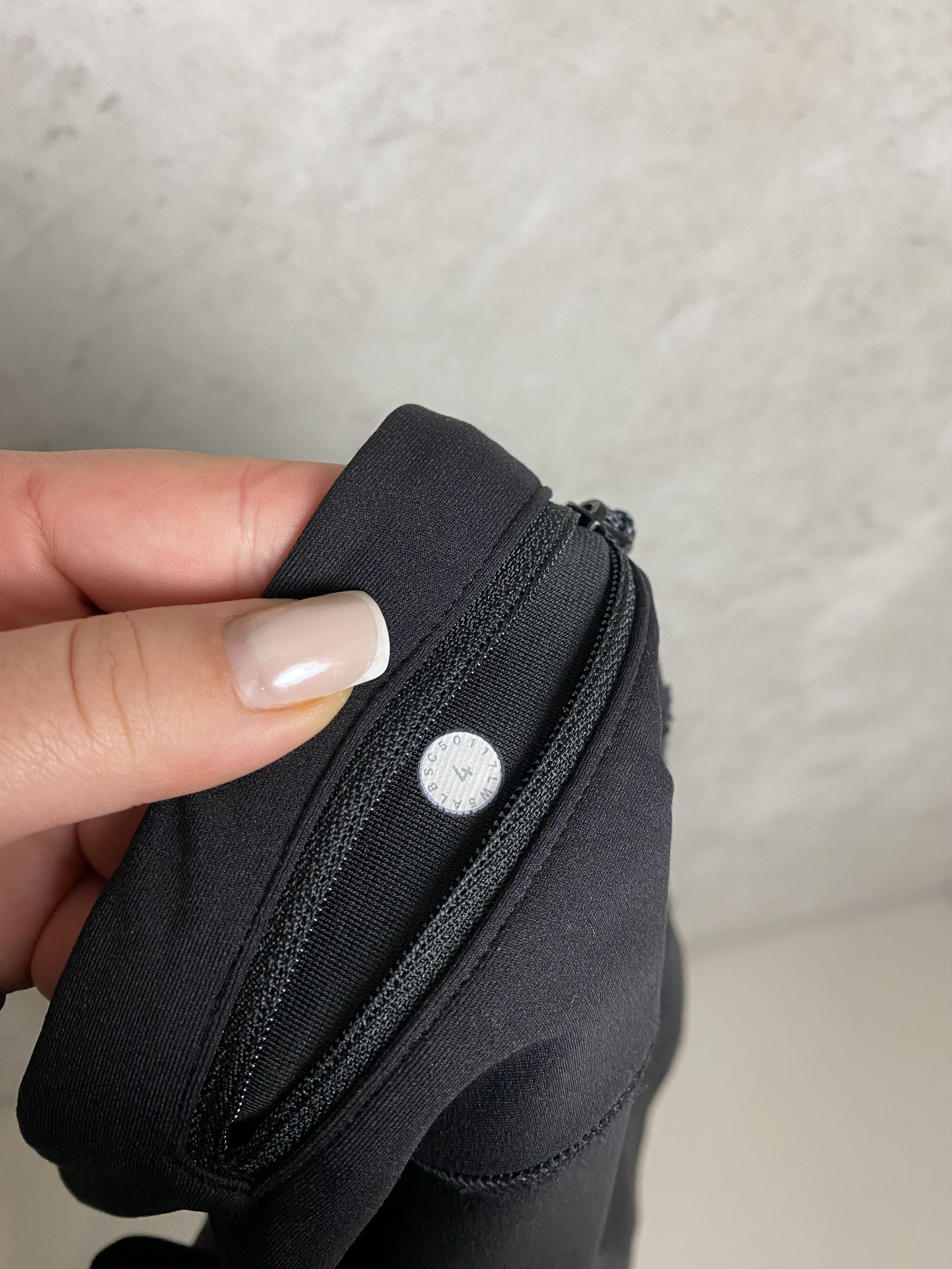 Lululemon Lululemon small logo leggings dots yoga pilates sport Size 27" / US 4 / IT 40 - 5 Thumbnail