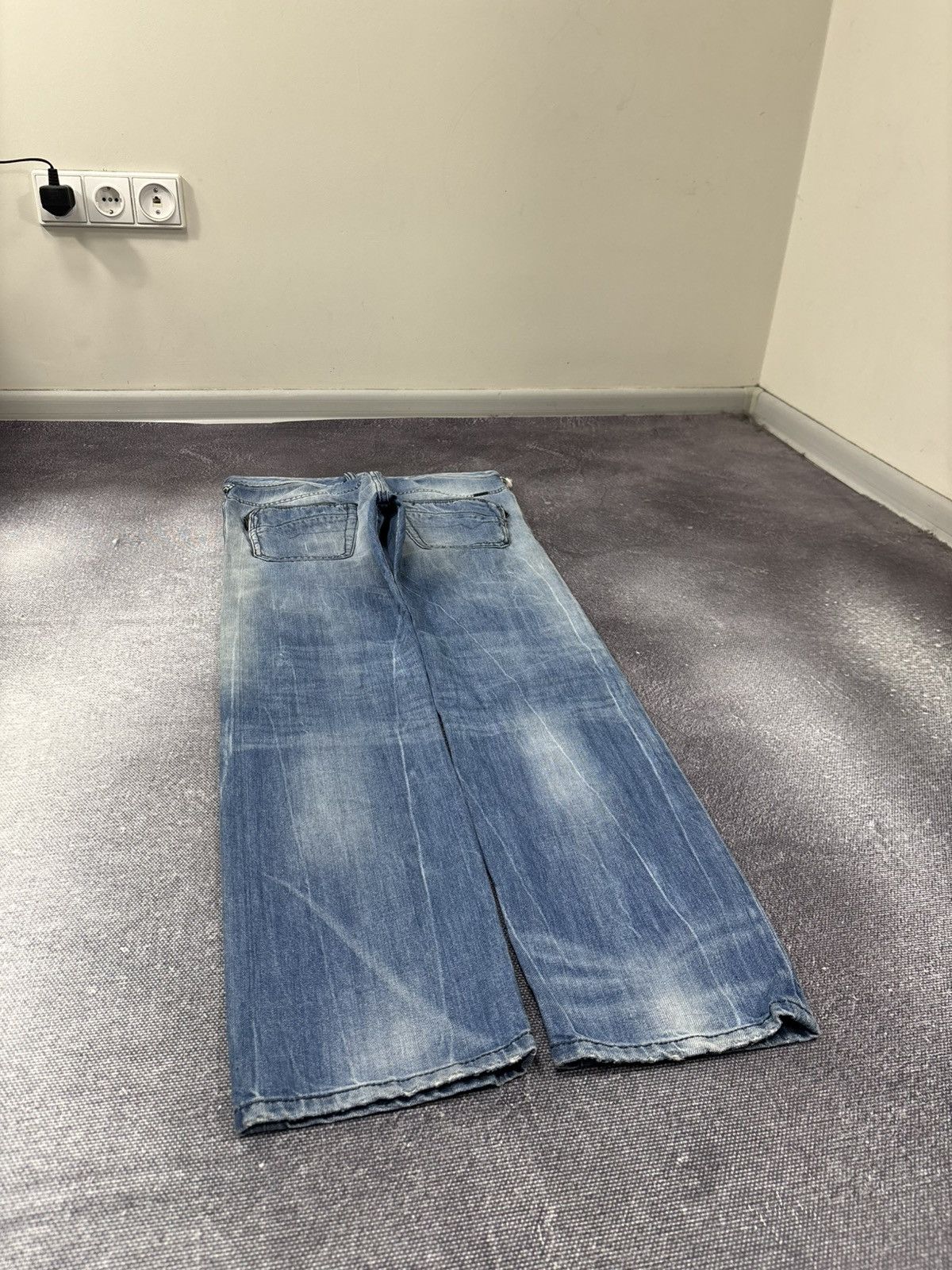 Diesel Diesel Poiak Regular Slim Tapered NWT Men’s Blue Denim Jeans Size US 31 - 14 Thumbnail