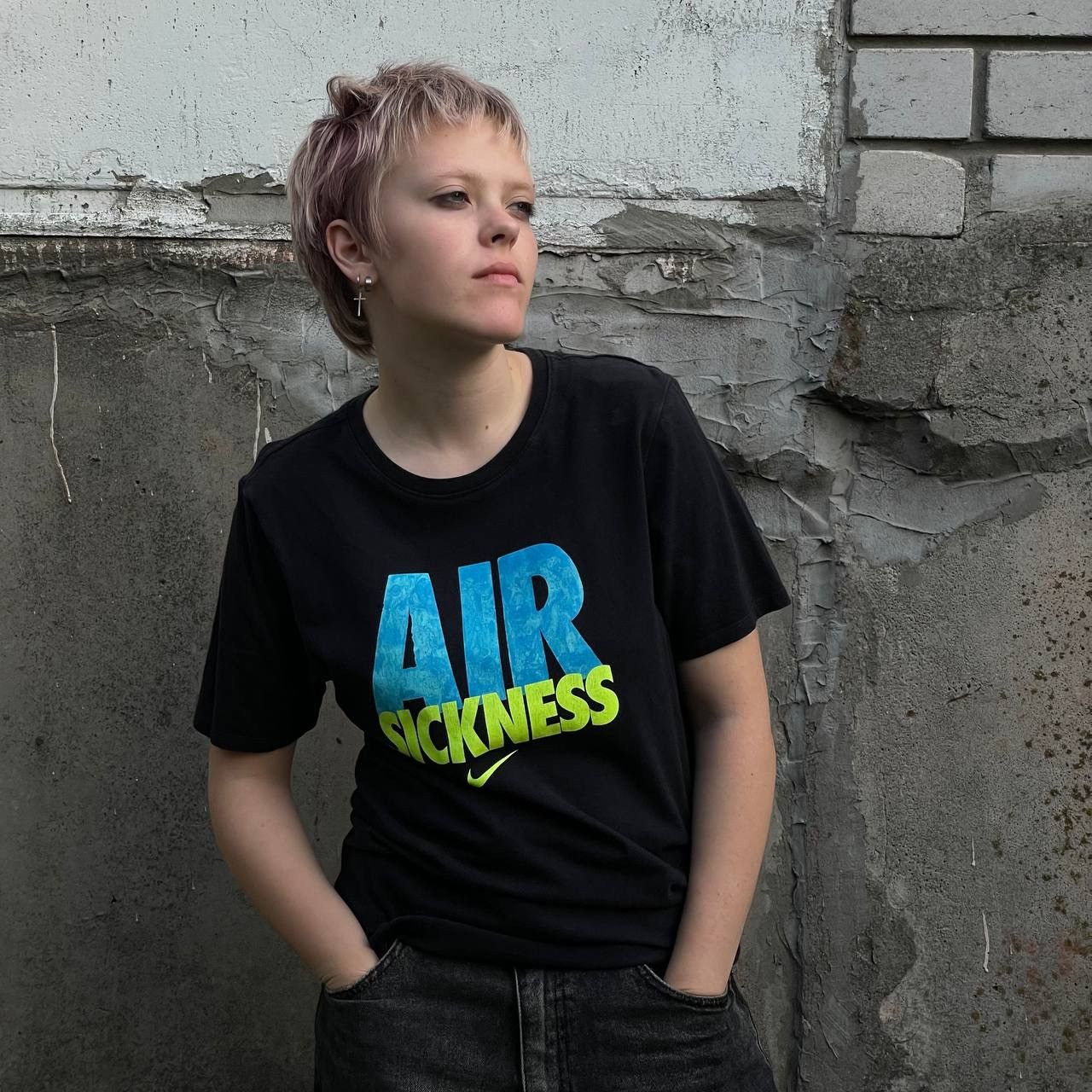Vintage Vintage T-shirts Nike Air Sickness Big Logo Y2K 00s Size US S / EU 44-46 / 1 - 1 Thumbnail