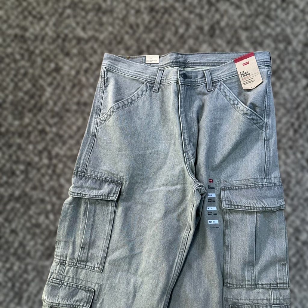 Levi's Levi's 578 Baggy Cargo Jeans Men 36x32 Gray Denim Cotton Vintage No 90s Accessories Pockets Baggy Relaxed Regular Wide-Leg Zip Front Size US 36 / EU 52 - 1 Thumbnail