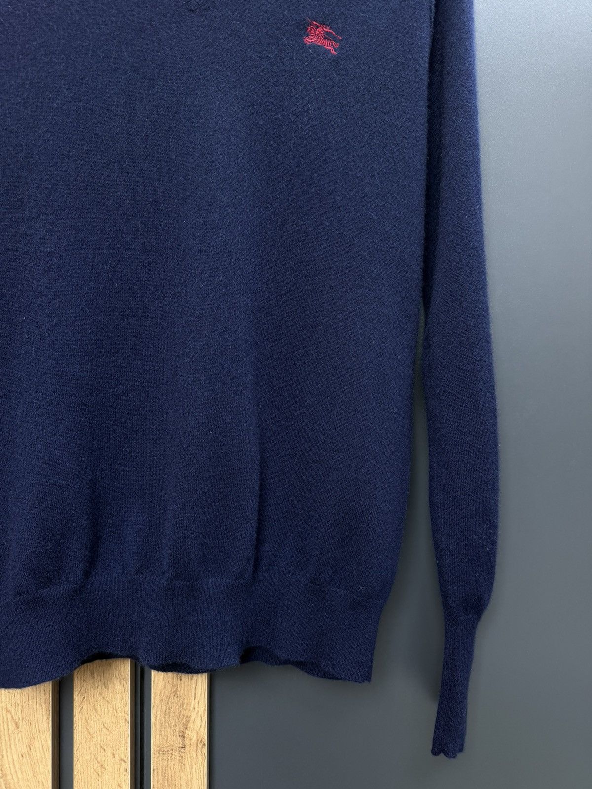 Burberry Burberry Cashmere Sweater V Neck Navy Size M Size US M / EU 48-50 / 2 - 4 Thumbnail