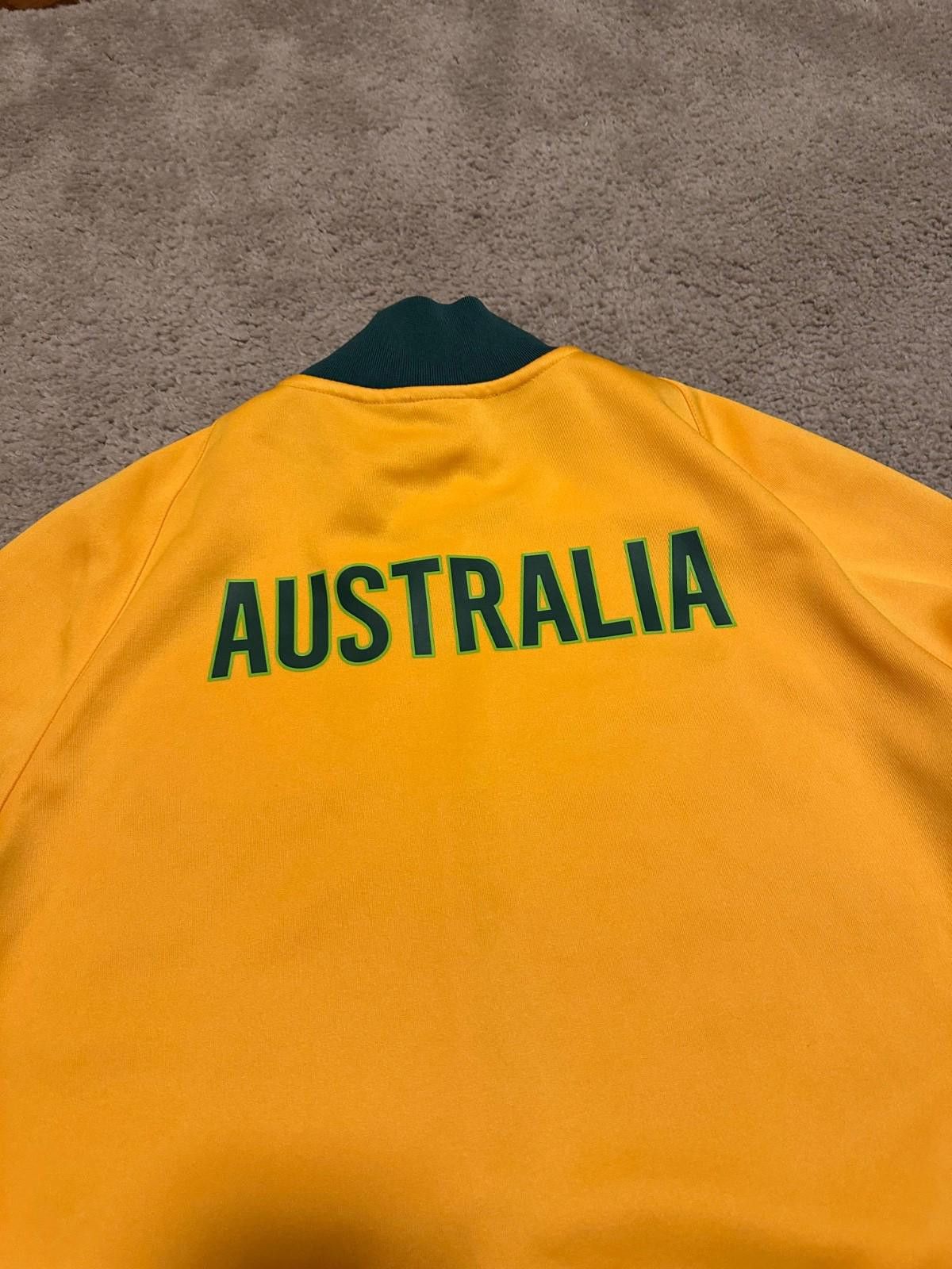 Nike AUSTRALIA N98 AUTHENTIC FOOTBAL SOCCER JACKET NIKE sz XL Size US XL / EU 56 / 4 - 9 Thumbnail