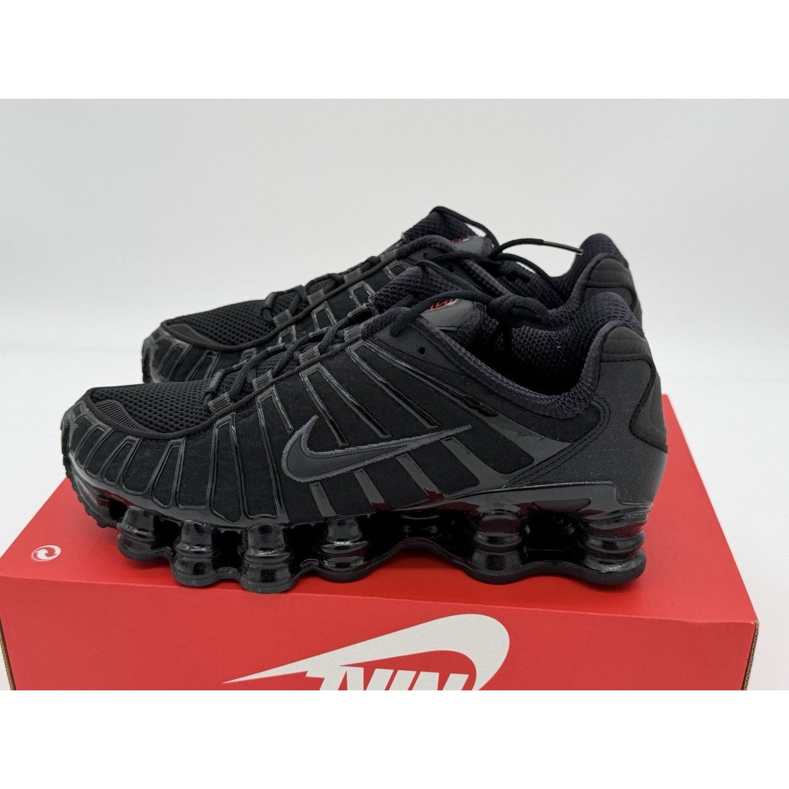 Nike Women’s 10 / Men’s 8.5- Nike Shox TL Black AR3566-002 No Lid Size US 10 / IT 40 - 3 Thumbnail