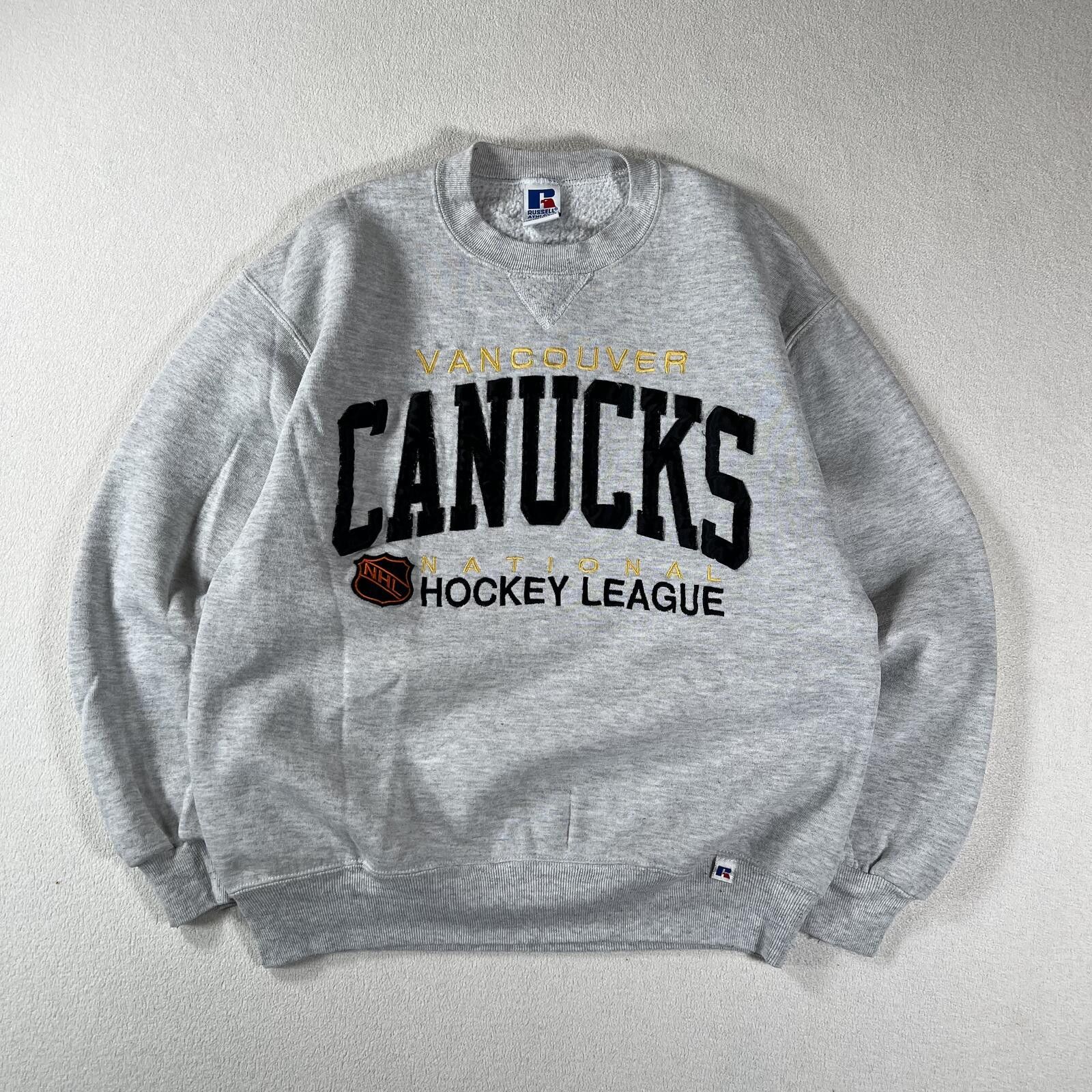 NHL Vintage 90s Vancouver Canucks Russell Athletic Spellout Crew Size US M / EU 48-50 / 2 - 1 Thumbnail