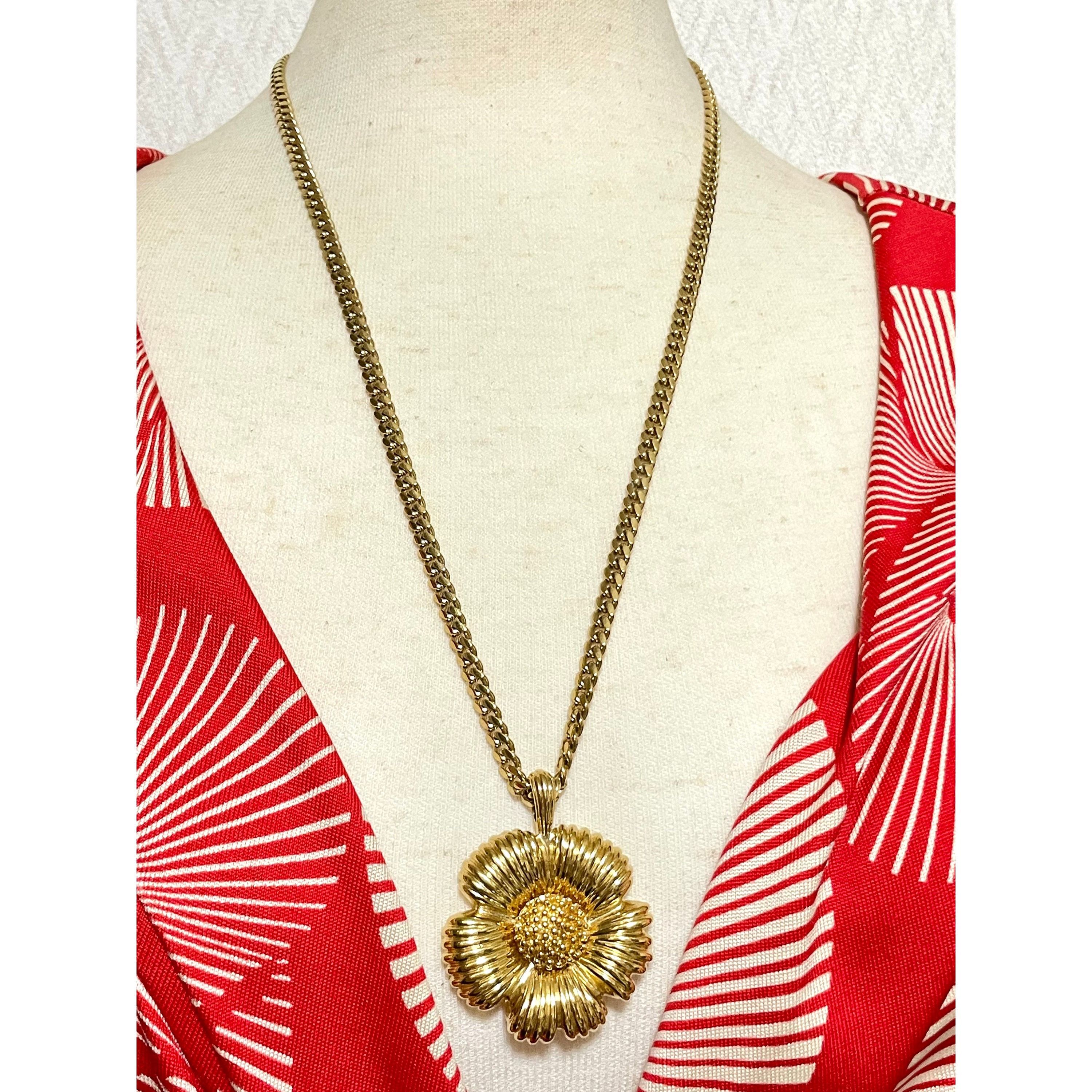Nina Ricci MINT. Vintage NINA RICCI golden chain necklace with flower Size ONE SIZE - 3 Thumbnail