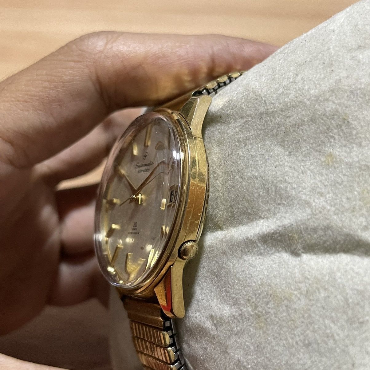Seikomatic Slimdate 30 Jewels Gold Automatic Japan WORKING