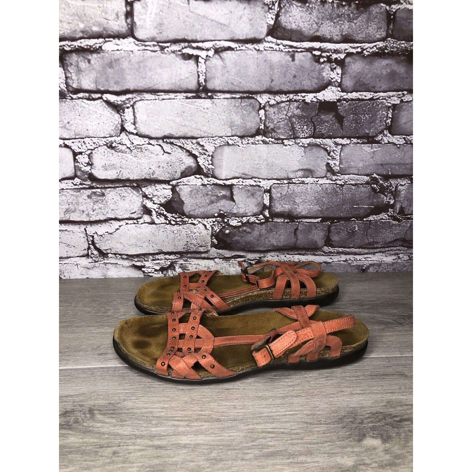 Other Naot Coral Pink Leather Stud Ankle Strap Casual Sandals Wome Size US 7.5 / IT 37.5 - 10 Thumbnail