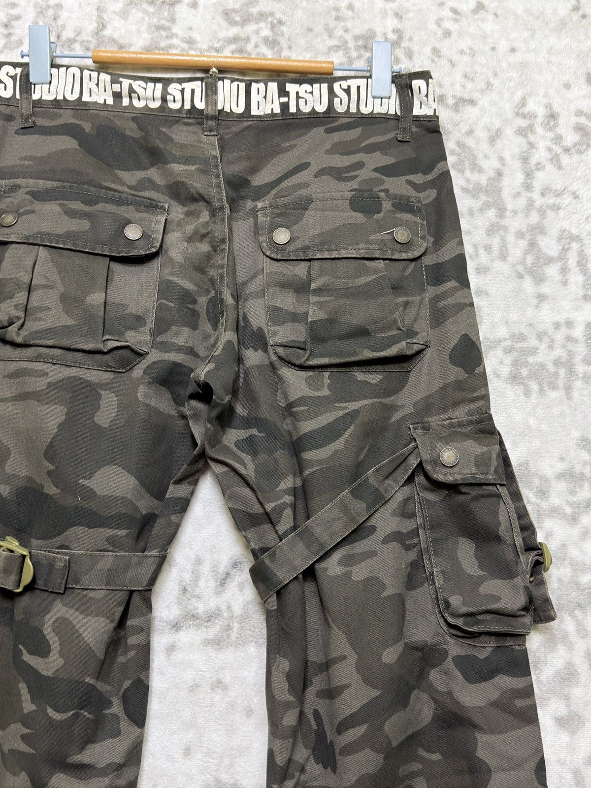 GOA BA-TSU STUDIO Camo Multi Pocket Punk Cargo Pants Size US 29 - 12 Thumbnail