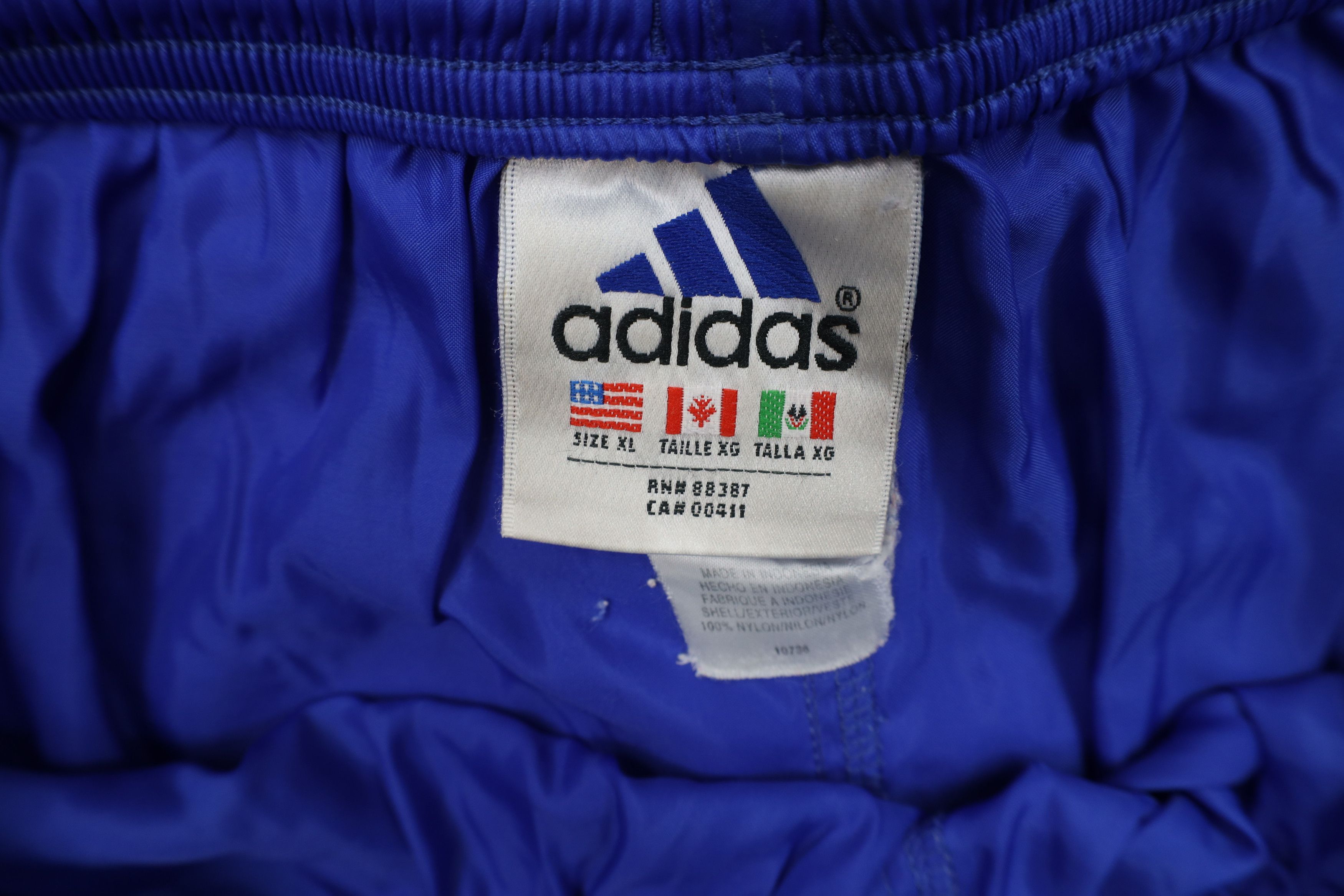 Adidas Vintage 90s Adidas Nylon Running Soccer Shorts Royal Blue Size US 36 / EU 52 - 8 Thumbnail