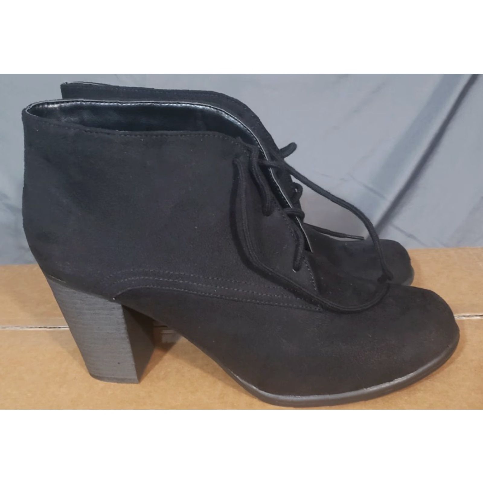 Vintage Attention Womens Black Faux Suede Vegan Lace Up Booties Talina Heel SZ 11 Boots Size US 10 / IT 40 - 5 Thumbnail