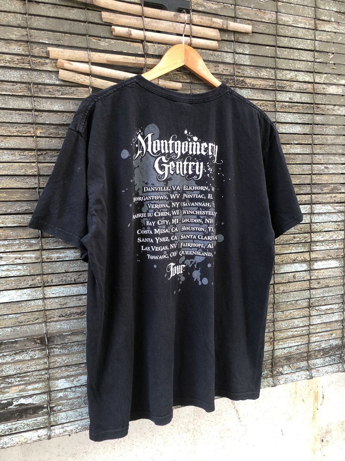 Band Tees × Vintage Vintage Y2K American Country Montgomery Gentry Tour Tee Size US XL / EU 56 / 4 - 14 Thumbnail