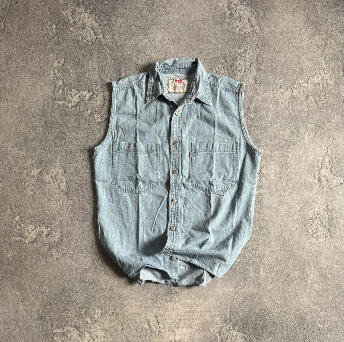Levi's Levi’s S size denim button up shirt vest sleeveless vintage Size US S / EU 44-46 / 1 - 1 Thumbnail