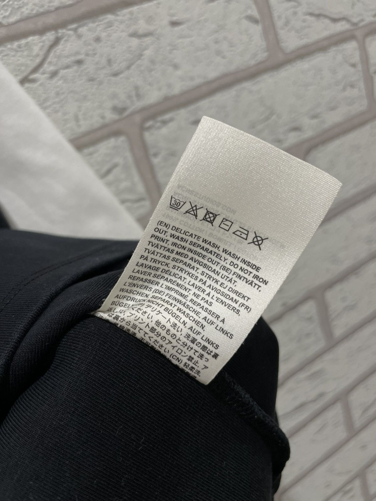 Acne Studios × Designer Acne Studios Noise Long Sleeve Sweatshirt Key-print Cotton Size US XS / EU 42 / 0 - 10 Thumbnail