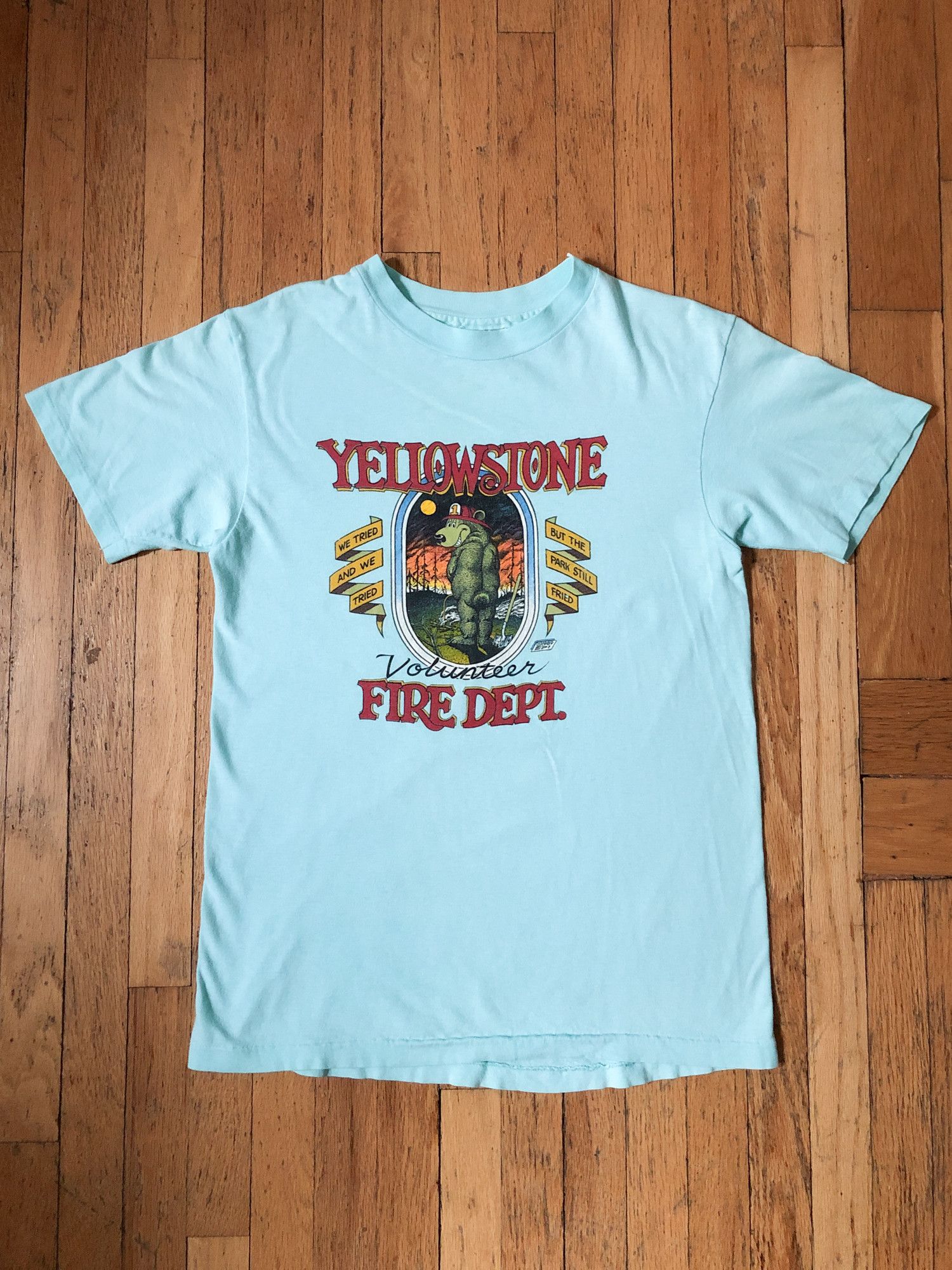 Vintage 1989 Single Stitch Faded 'Yellowstone Bear' T-Shirt Size US M / EU 48-50 / 2 - 2 Thumbnail
