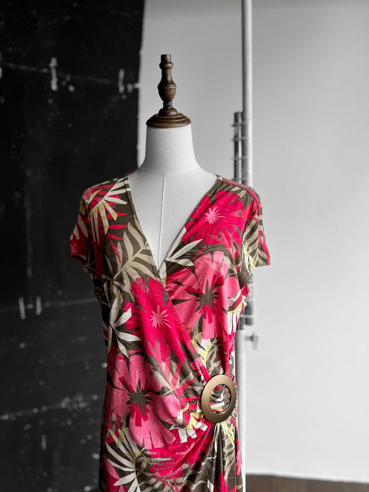 Joseph Ribkoff Joseph Ribkoff Floral Knee Length Faux Wrap Sheath Dress Size M / US 6-8 / IT 42-44 - 2 Thumbnail