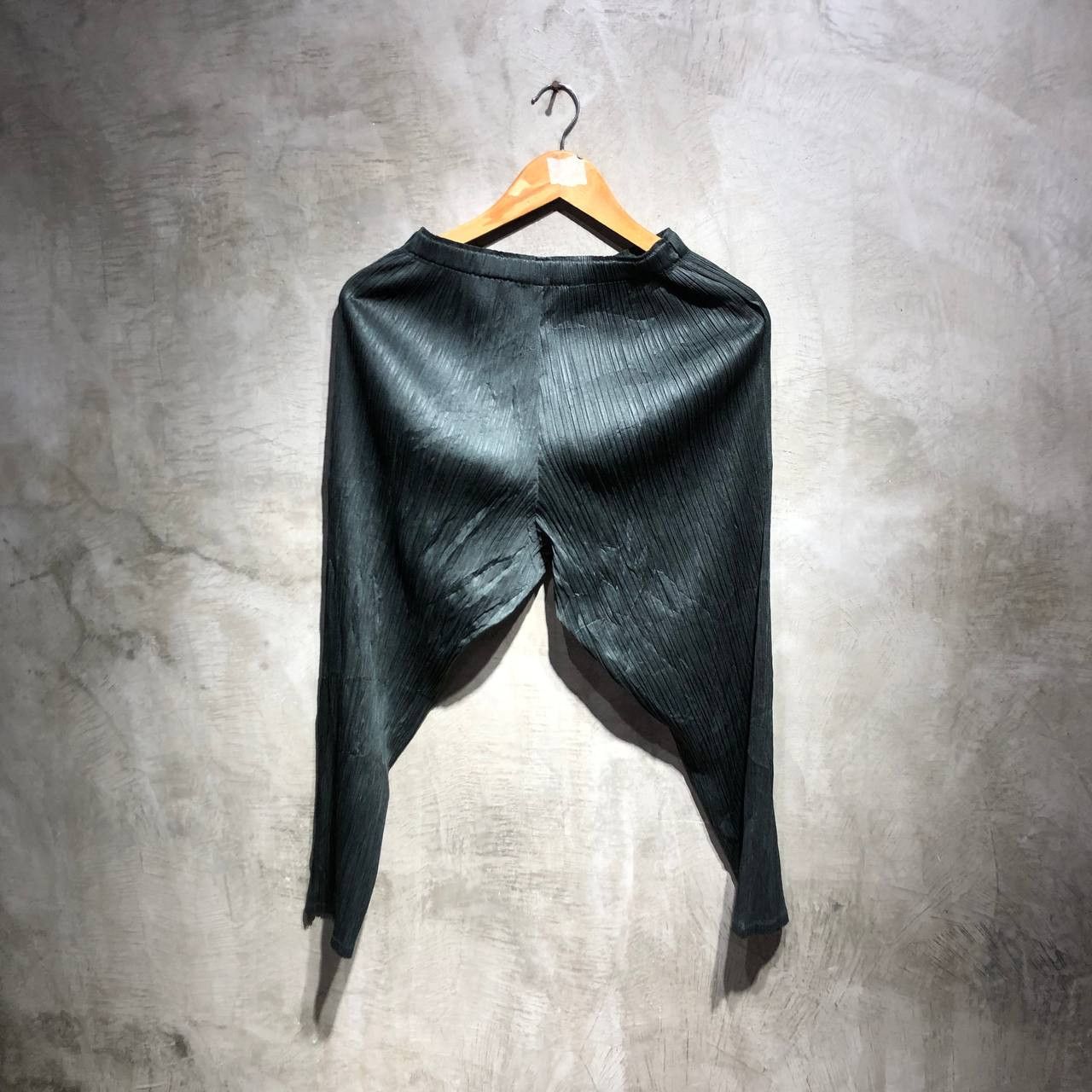 Pleats Please Issey Miyake Issey Miyake Pleats Please pleated pants Size US 30 / EU 46 - 2 Thumbnail