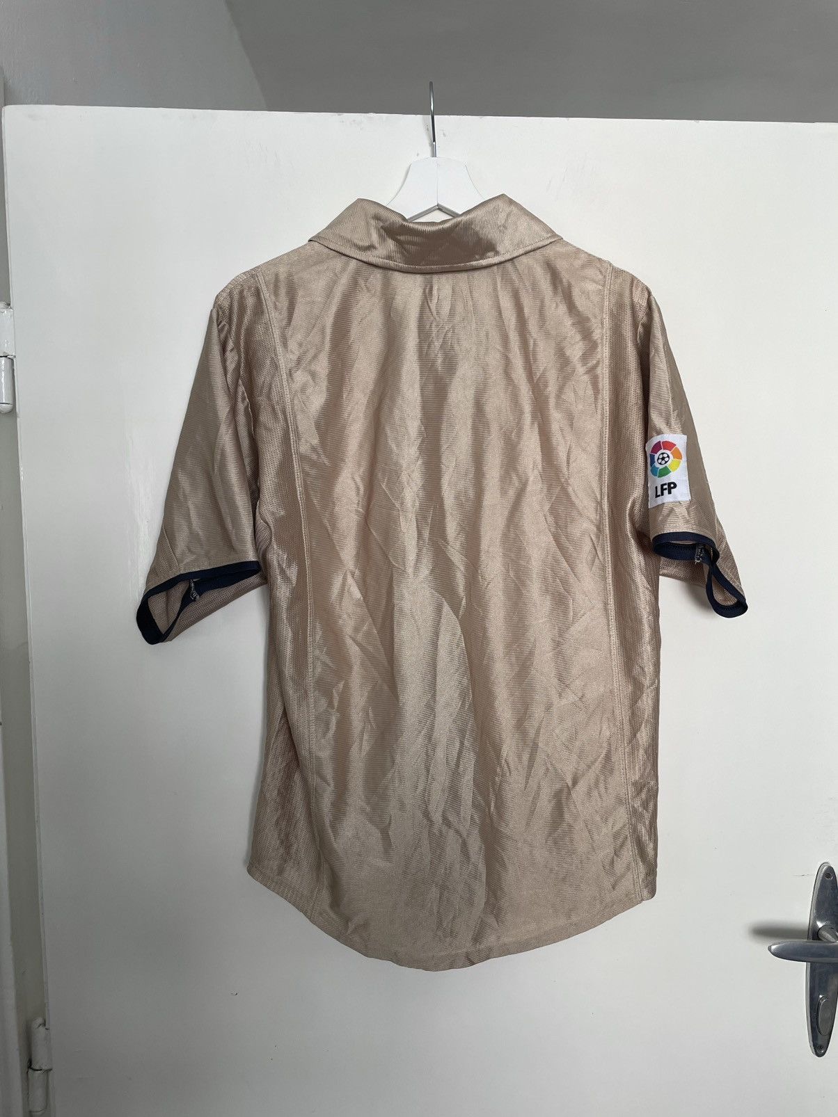 Nike × Vintage Barcelona 2001/2002 away Nike jersey Size US S / EU 44-46 / 1 - 3 Thumbnail