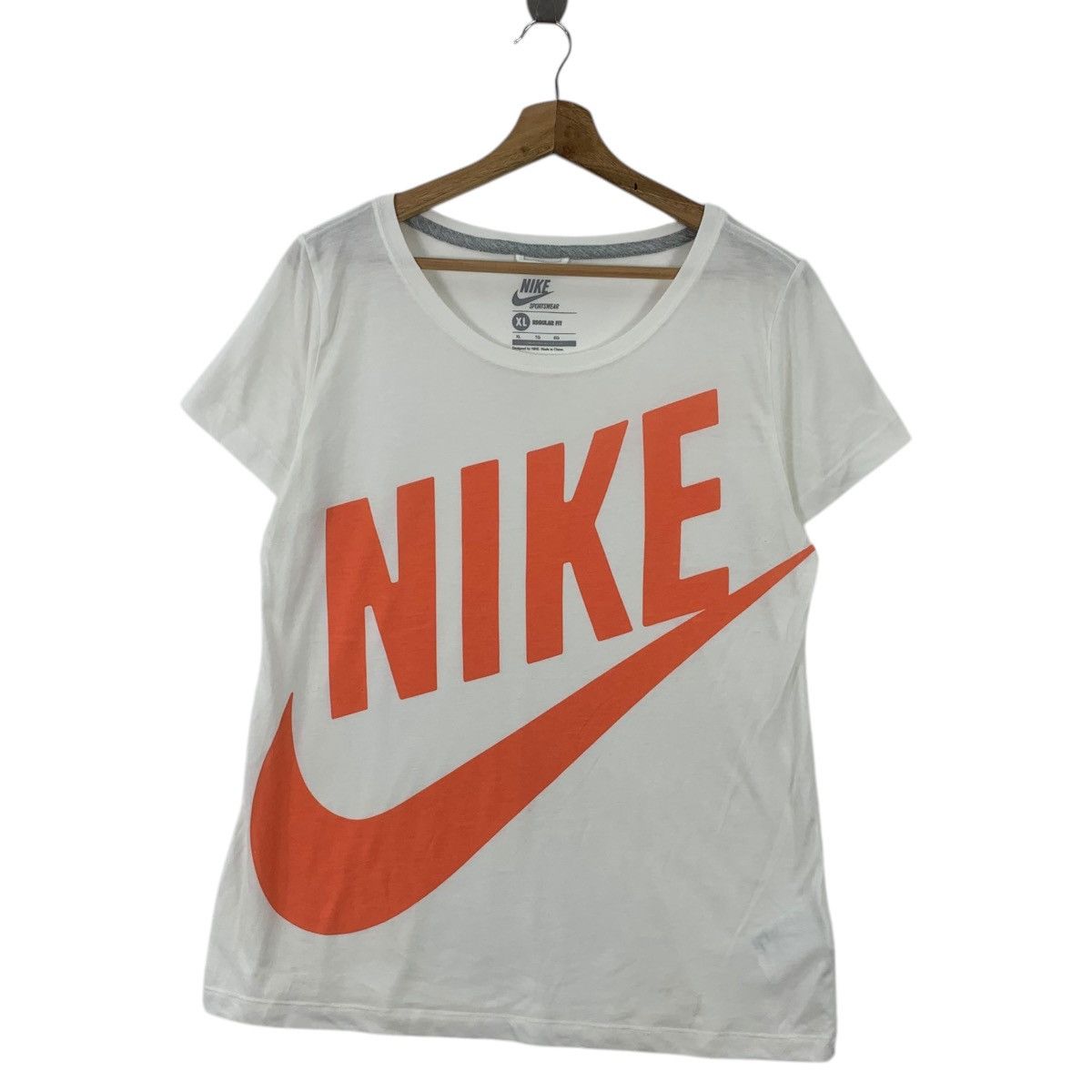 Nike NIKE SPORTSWEAR Swoosh Logo Regular Fit Tee Shirt Top Size XL / US 12-14 / IT 48-50 - 1 Thumbnail