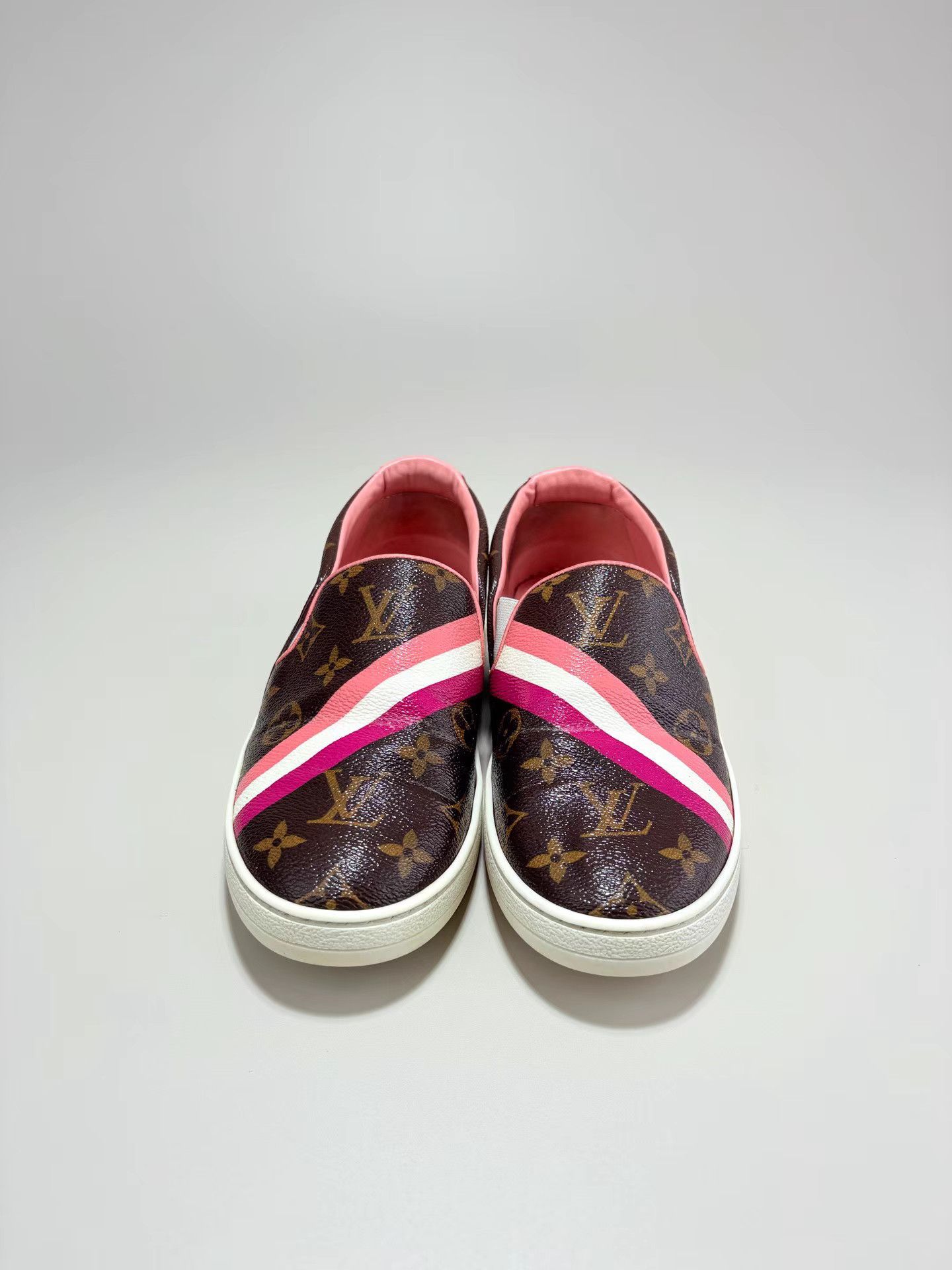 Louis Vuitton LOUIS VUITTON Monogram Logo Slip-On Sneakers K1 Size US 6.5 / IT 36.5 - 2 Thumbnail