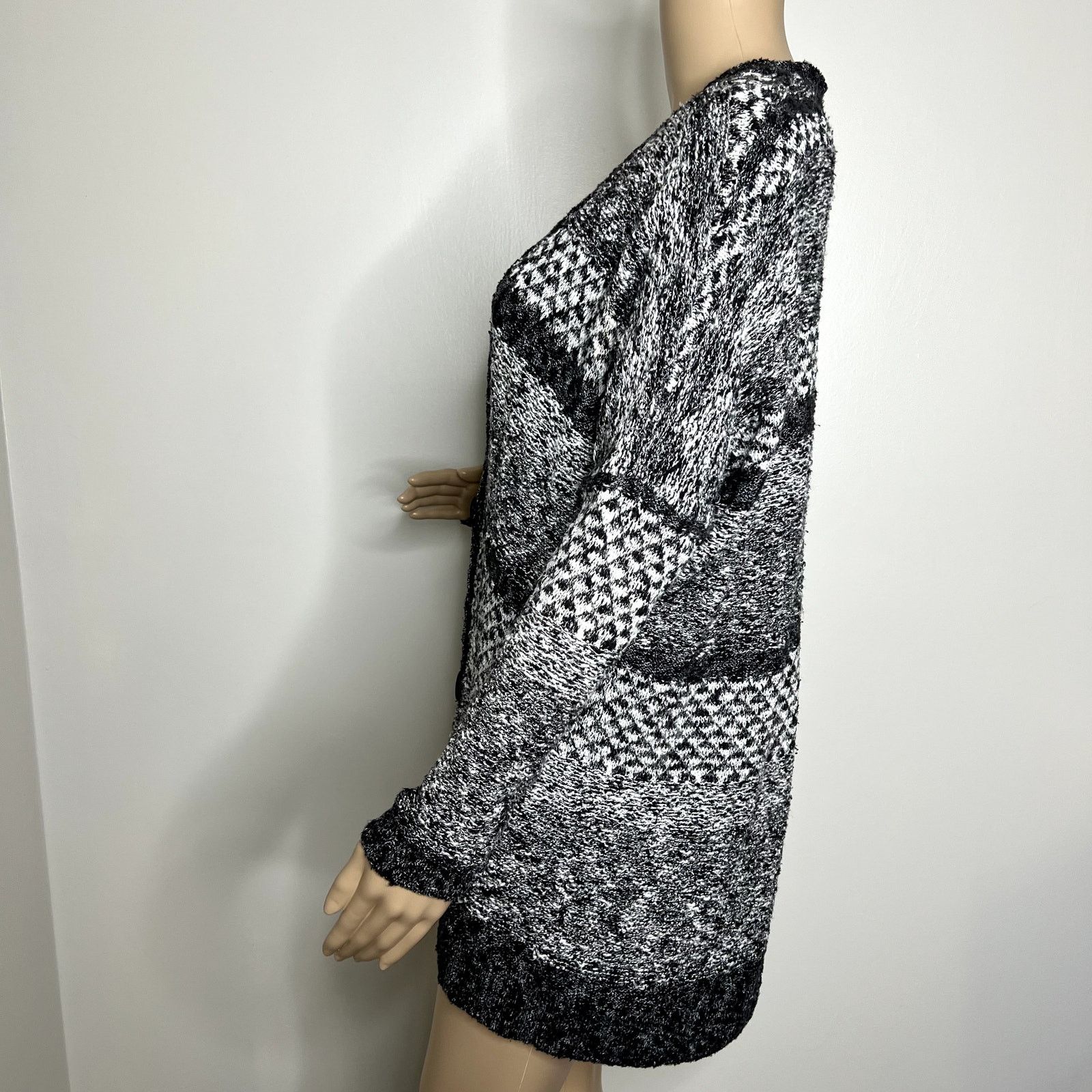 Abercrombie & Fitch Abercrombie & Fitch Knit Striped Button Cardigan Sweater Size XS / US 0-2 / IT 36-38 - 2 Thumbnail