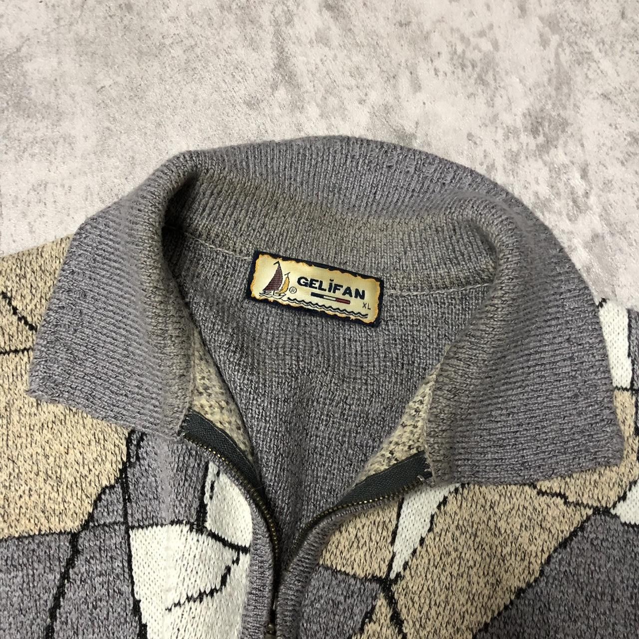 Other Grey & cream argyle sweater with a unique design argyle Size US XL / EU 56 / 4 - 4 Thumbnail