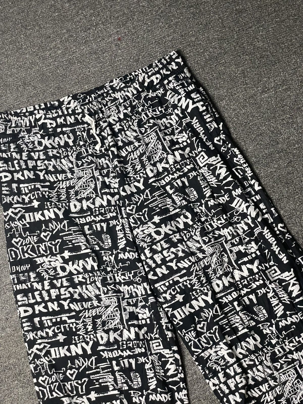 DKNY × Japanese Brand × Vintage DKNY Spell Out Printed Pajama Pants (112) Size US 32 / EU 48 - 3 Thumbnail