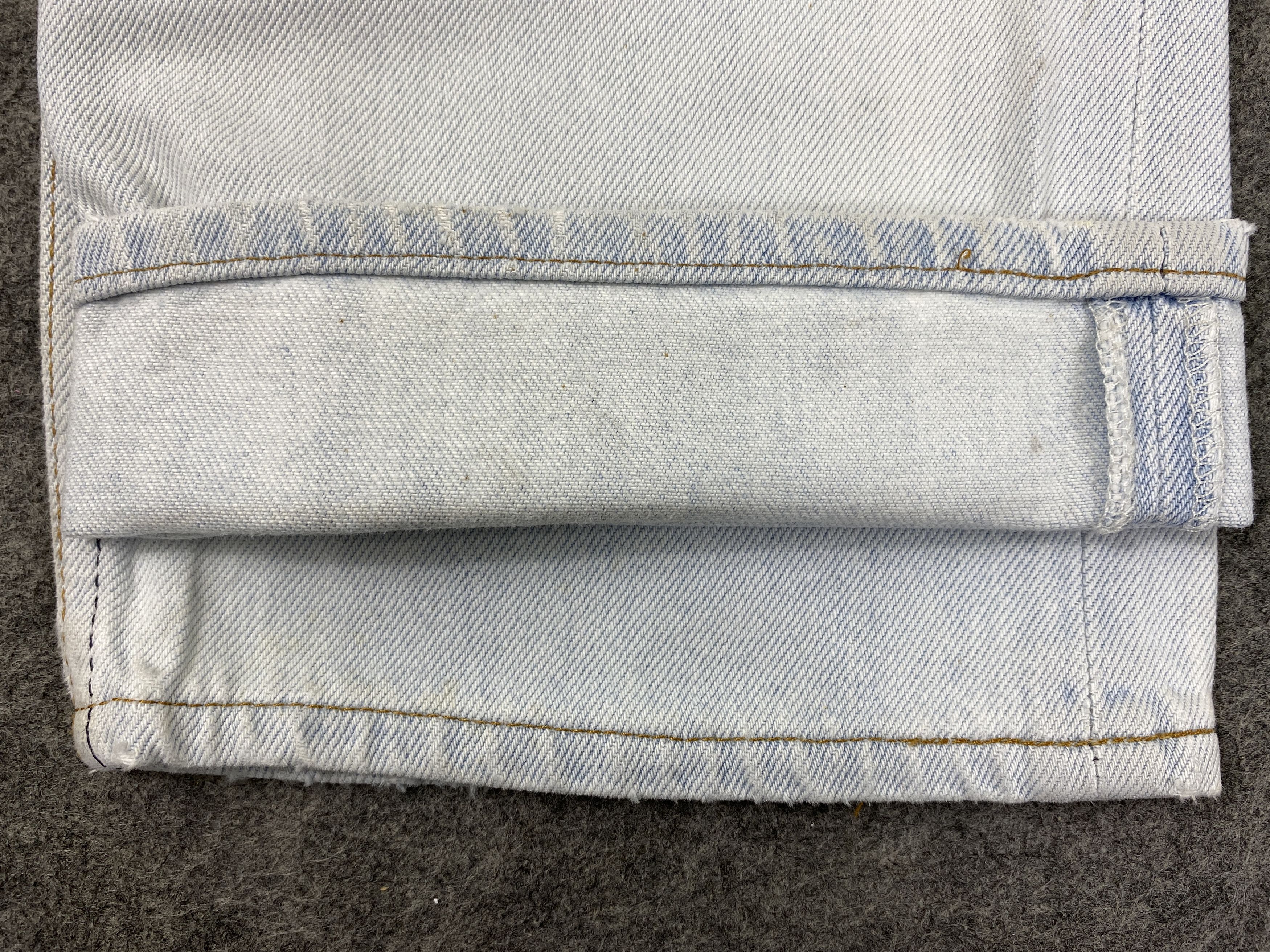 Levi's 90's Light Wash Vintage Levi's USA 501 30x33.5 Denim -JN2487 Size US 31 - 11 Thumbnail
