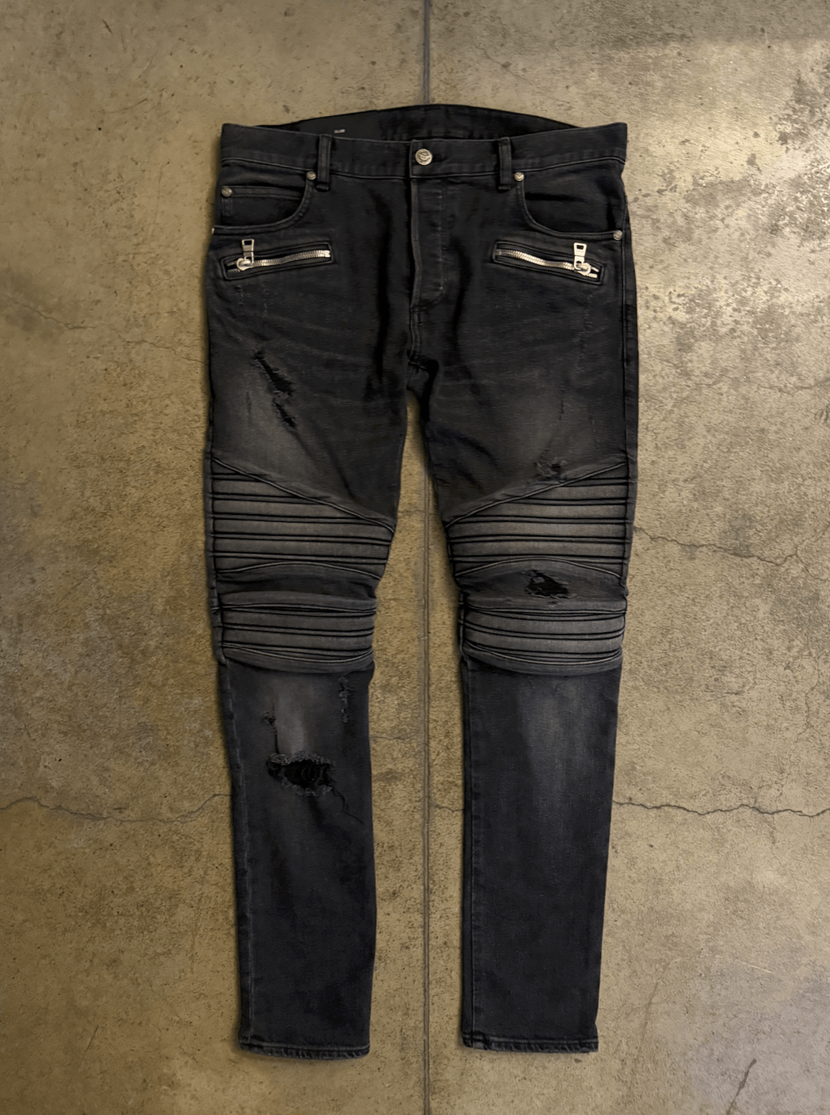 Balmain balmain ripped jeans new condition Size US 32 / EU 48 - 1 Thumbnail