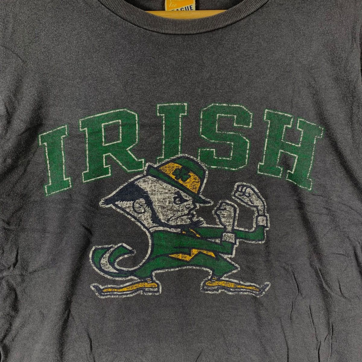 Vintage Vintage NOTRE DAME FIGHTING IRISH Distress Design Tee Size L / US 10 / IT 46 - 3 Thumbnail
