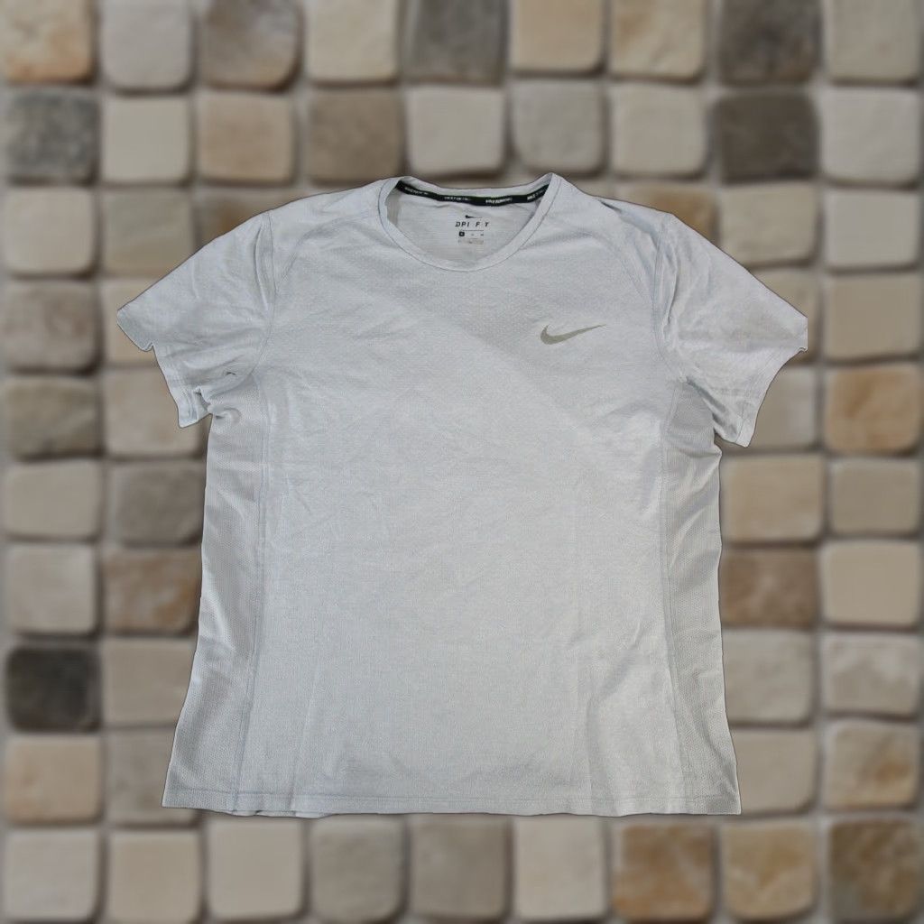 Nike VINTAGE Nike Dri-Fit Running Shirt Mens XL Gray Short Sleeve Activewear Size US XL / EU 56 / 4 - 1 Thumbnail