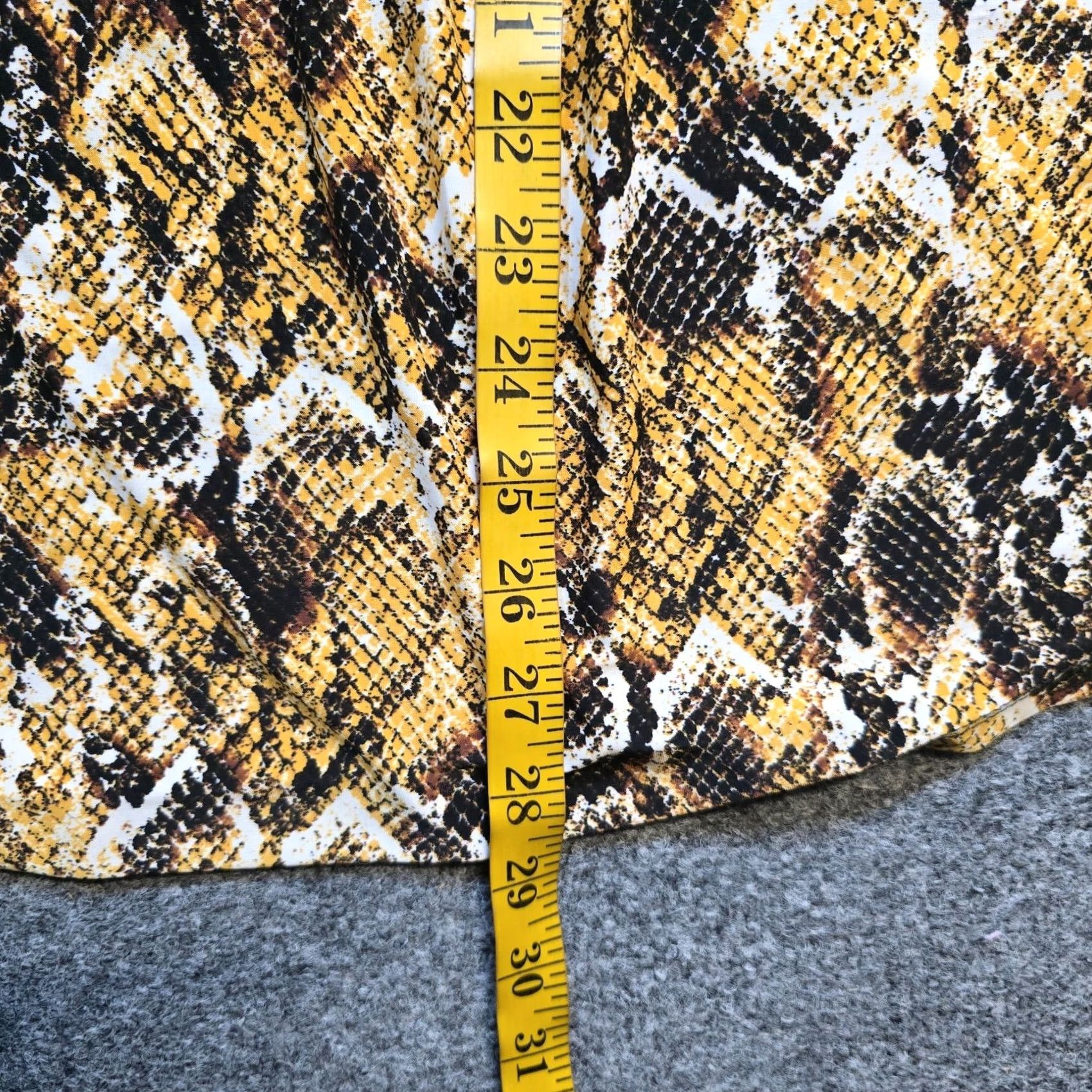 Vintage Cocomo Top Womens 2X Yellow Snakeskin 3/4 Sleeve V-Neck Stretchy Casual Blouse Size XXL / US 16-18 / IT 52-54 - 6 Thumbnail