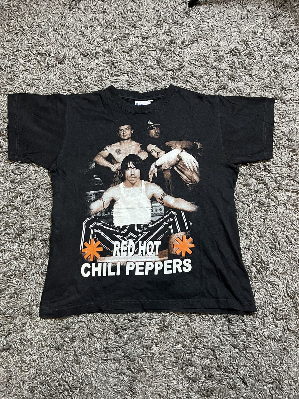 Band Tees RED HOT CHILI PEPPERS BY THE WAY ERA RHCP VINTAGE T-SHIRT Size US S / EU 44-46 / 1 - 1 Thumbnail