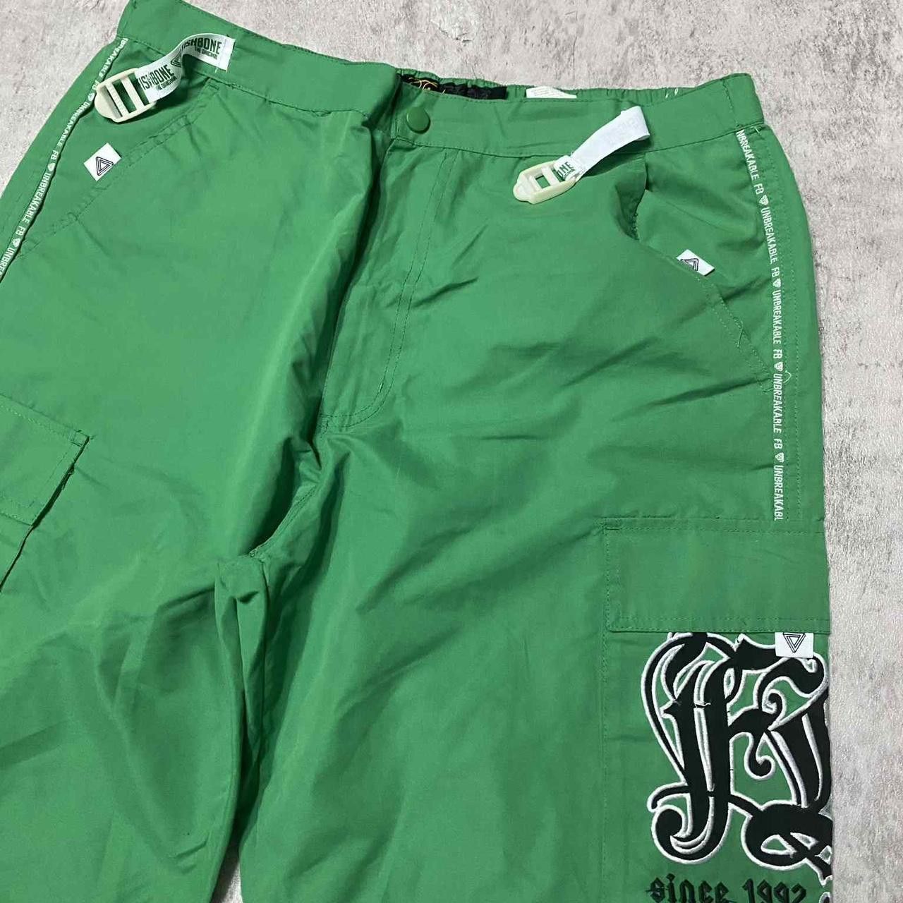 Other Green and black cargo shorts with a streetwear Size US 34 / EU 50 - 2 Thumbnail