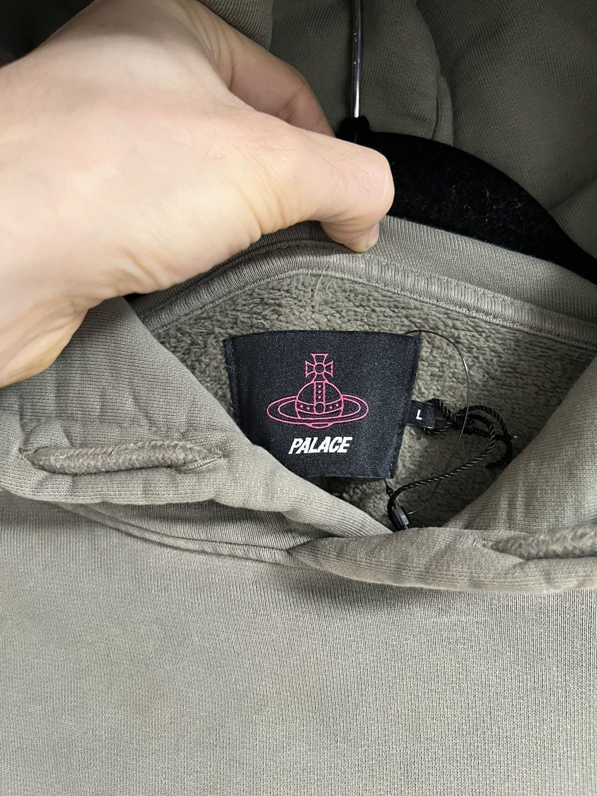 Palace × Vivienne Westwood Palace x Vivienne Westwood Hoodie Olive Green L size rare !! Size US L / EU 52-54 / 3 - 6 Thumbnail