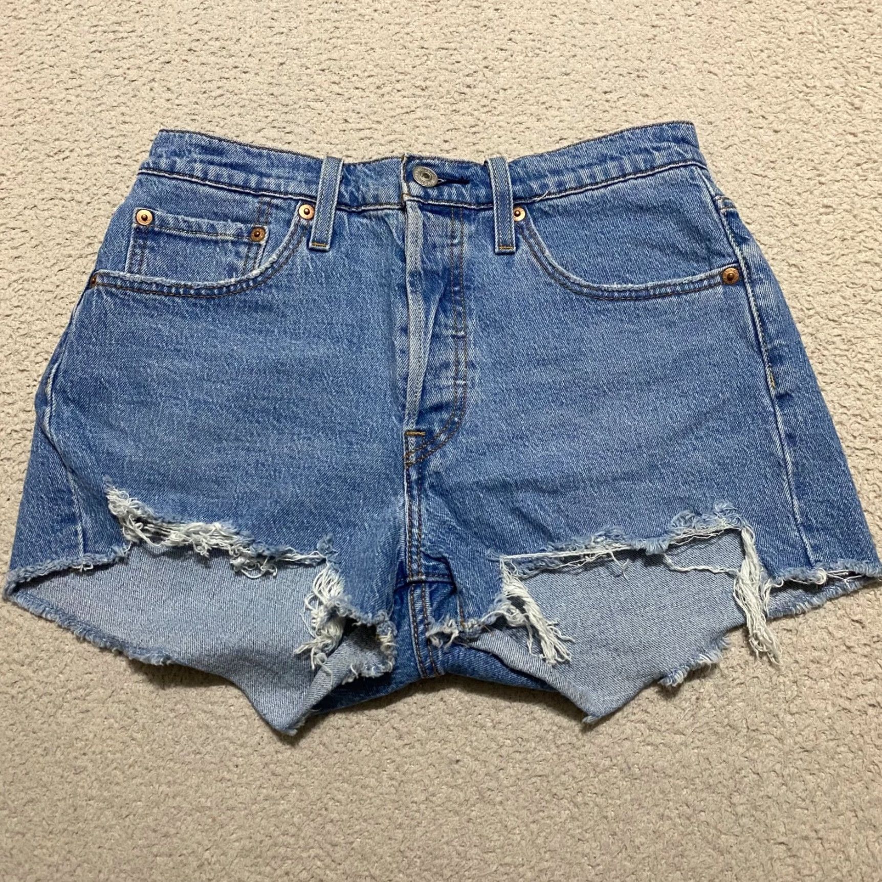 Levi's Levi's Womens Jeans Shorts Blue Denim High Rise Medium Wash 27 Inseam 2" Cut-Off 5-Pocket Design Stretch Pockets Casual Summer Spring Fall Womens Size 27" / US 4 / IT 40 - 2 Thumbnail