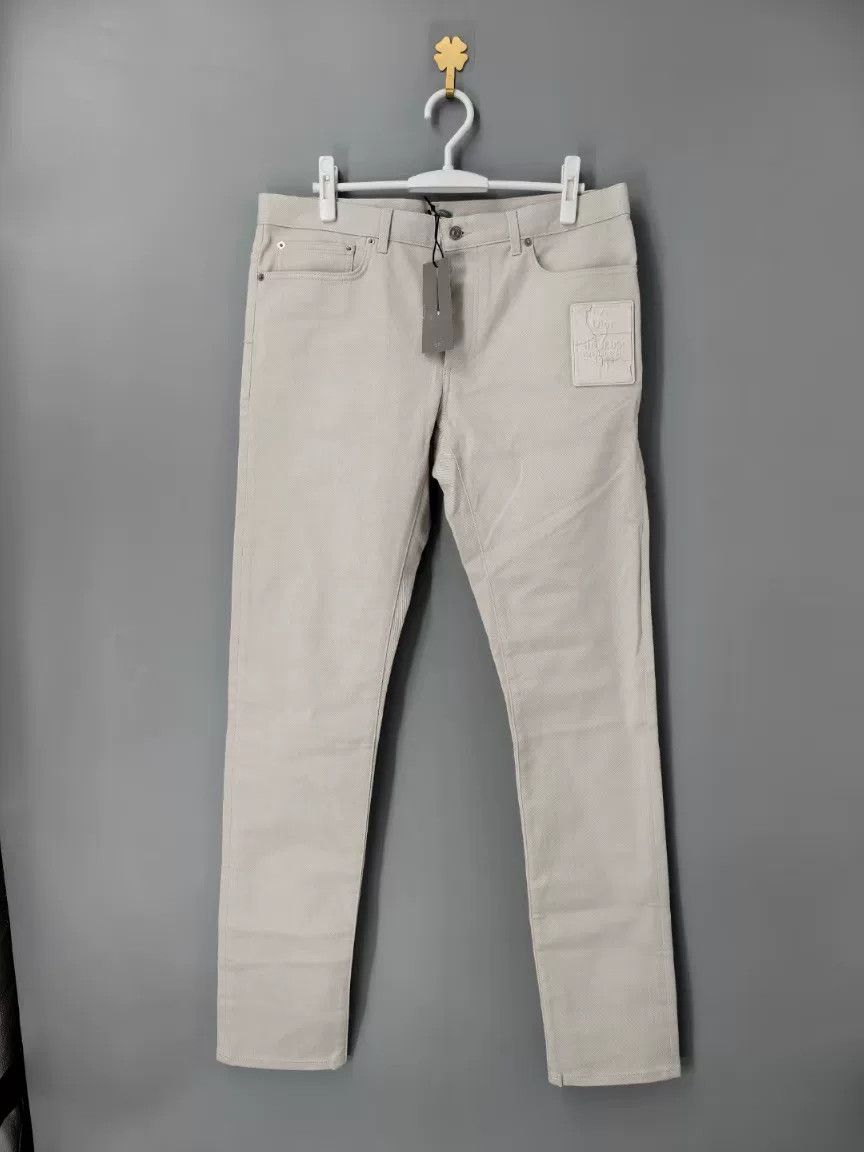 Dior Dior White Casual Pants with Cracked Leather Patch Size US 31 - 1 Thumbnail