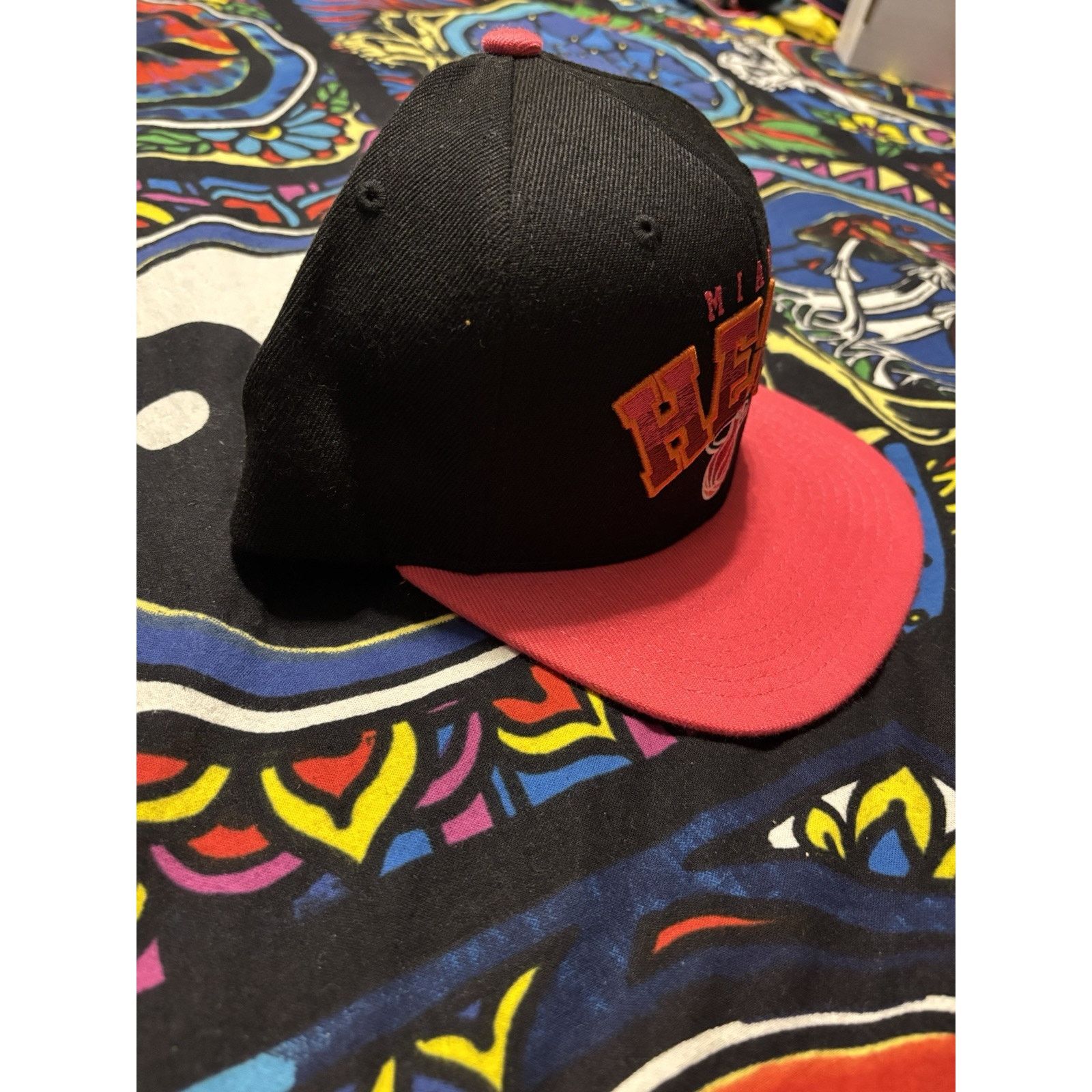 Mitchell & Ness miami heat mitchell ness OSFA miami night flame snapback Size ONE SIZE - 9 Thumbnail