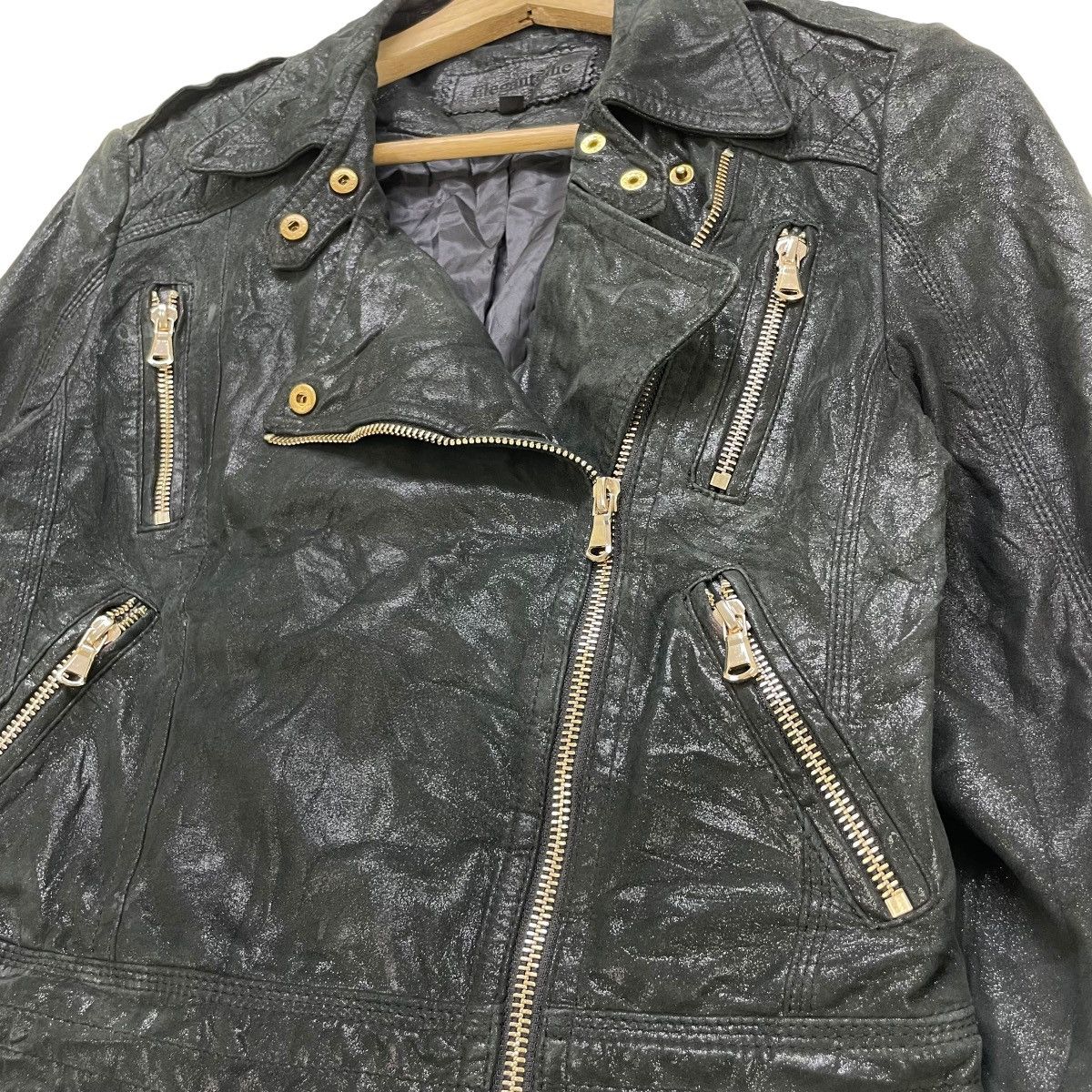 Japanese Brand Japanese Brand Elegant She Leather Double Collar Shining Size M / US 6-8 / IT 42-44 - 5 Thumbnail