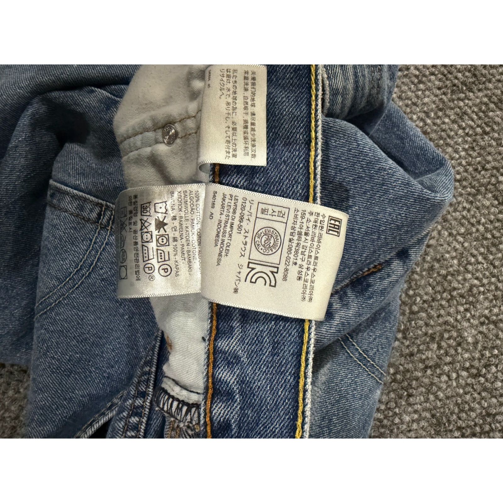 Levi's Levi's 505 Jeans Mens 36x34 Blue Denim Regular Fit Straight Leg Jeans Men Medium Wash Pocket Logo 5-Pocket Design Vintage No Womens Mens Size US 36 / EU 52 - 7 Thumbnail